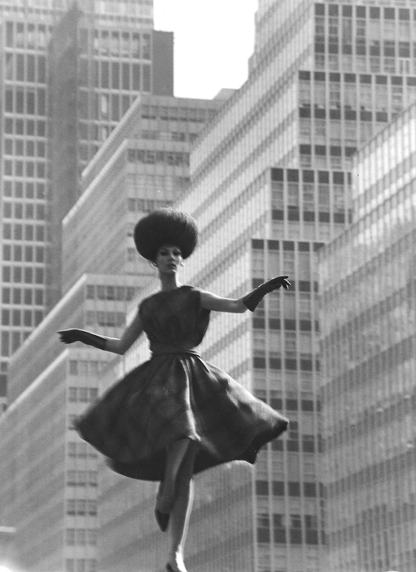 Park Avenue Fashion, New York, 1962 - Photograph de Horst P. Horst