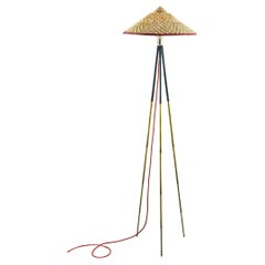 Lampada a treppiede 'Horst' in ottone bicolore con paralume rosso di Christopher Tennant and Tennant