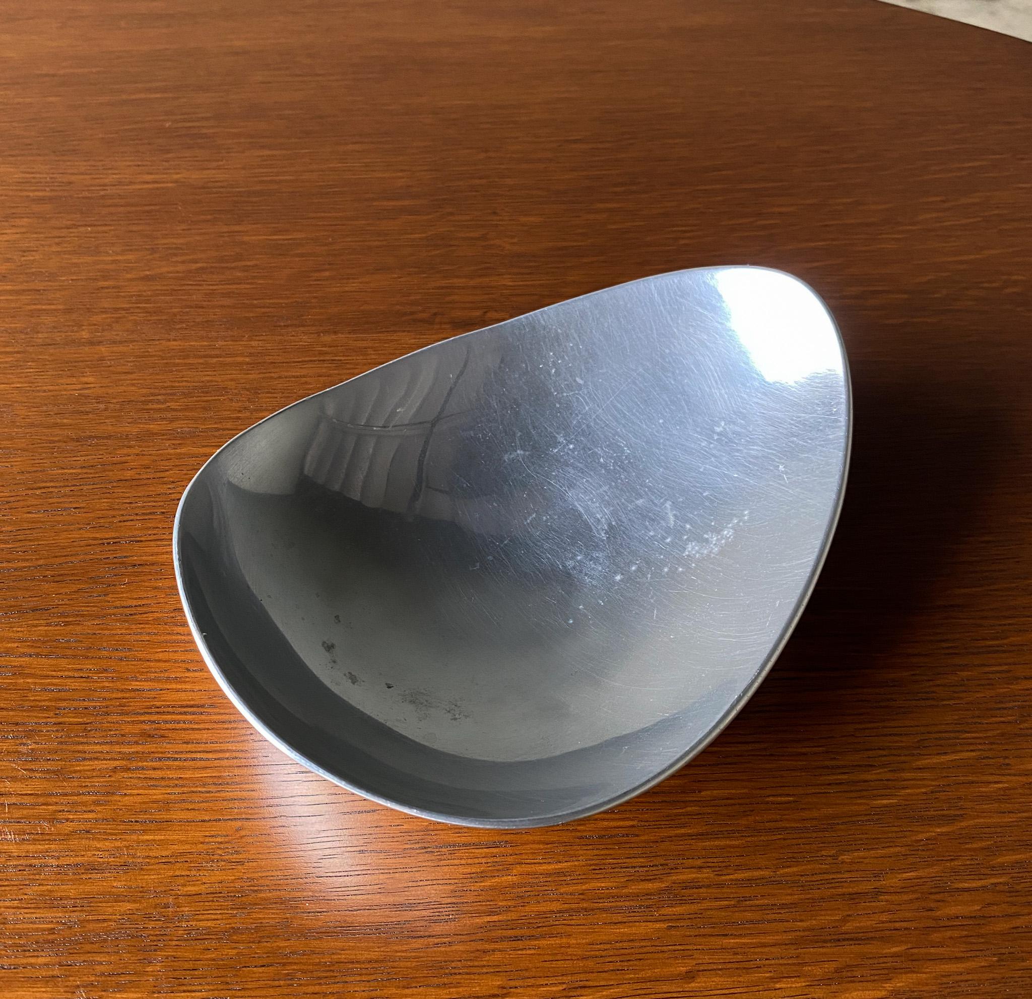 20th Century Hoselton Studios Solid Aluminum Biomorphic Bowl / Tray, Canada, 1970's