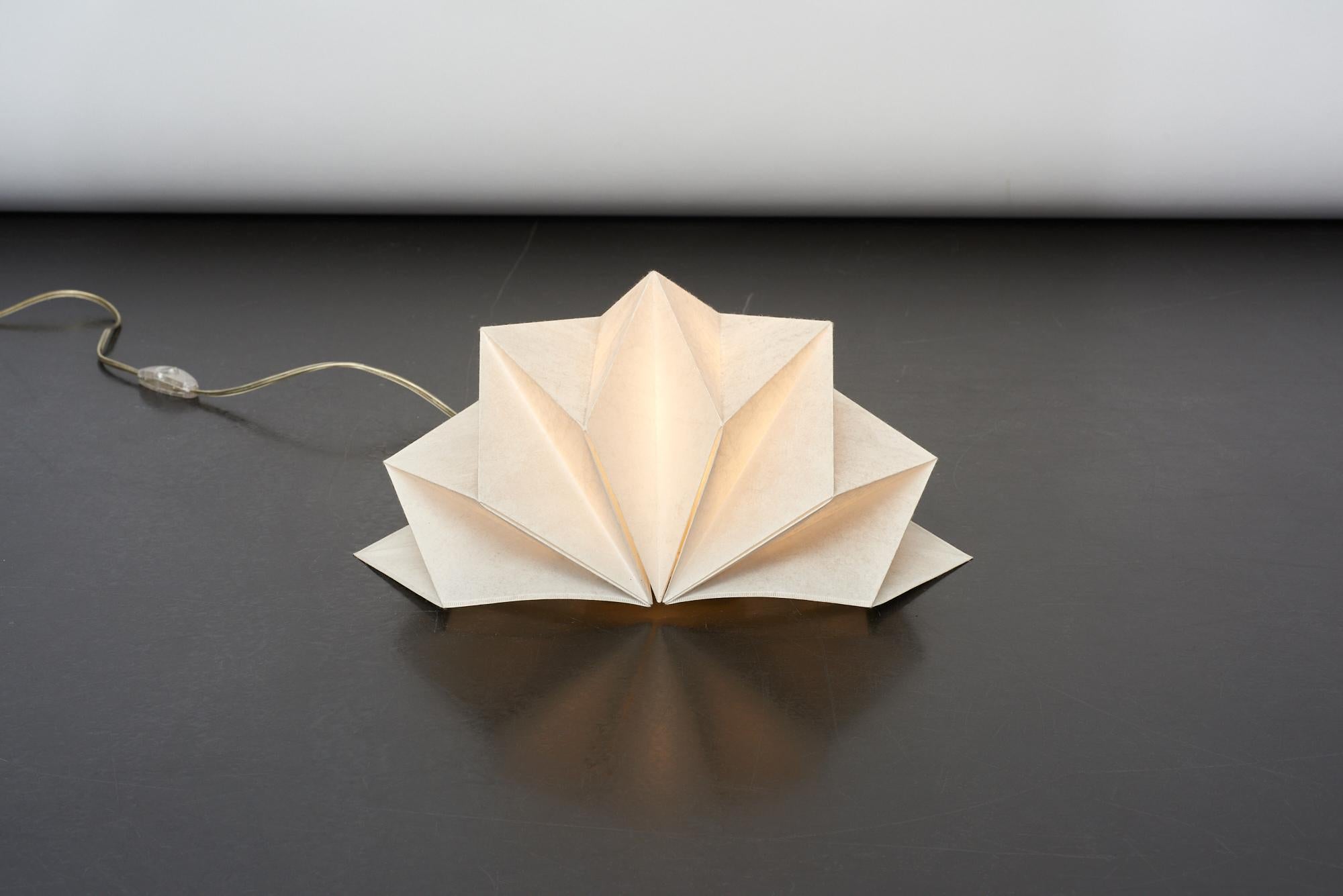 Japonisme Lampe de table Hoshigame conçue par Issey Miyake pour Artemide en vente