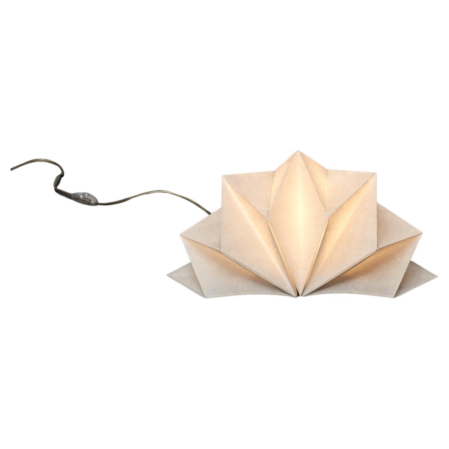 Lampe de table Hoshigame conçue par Issey Miyake pour Artemide en vente