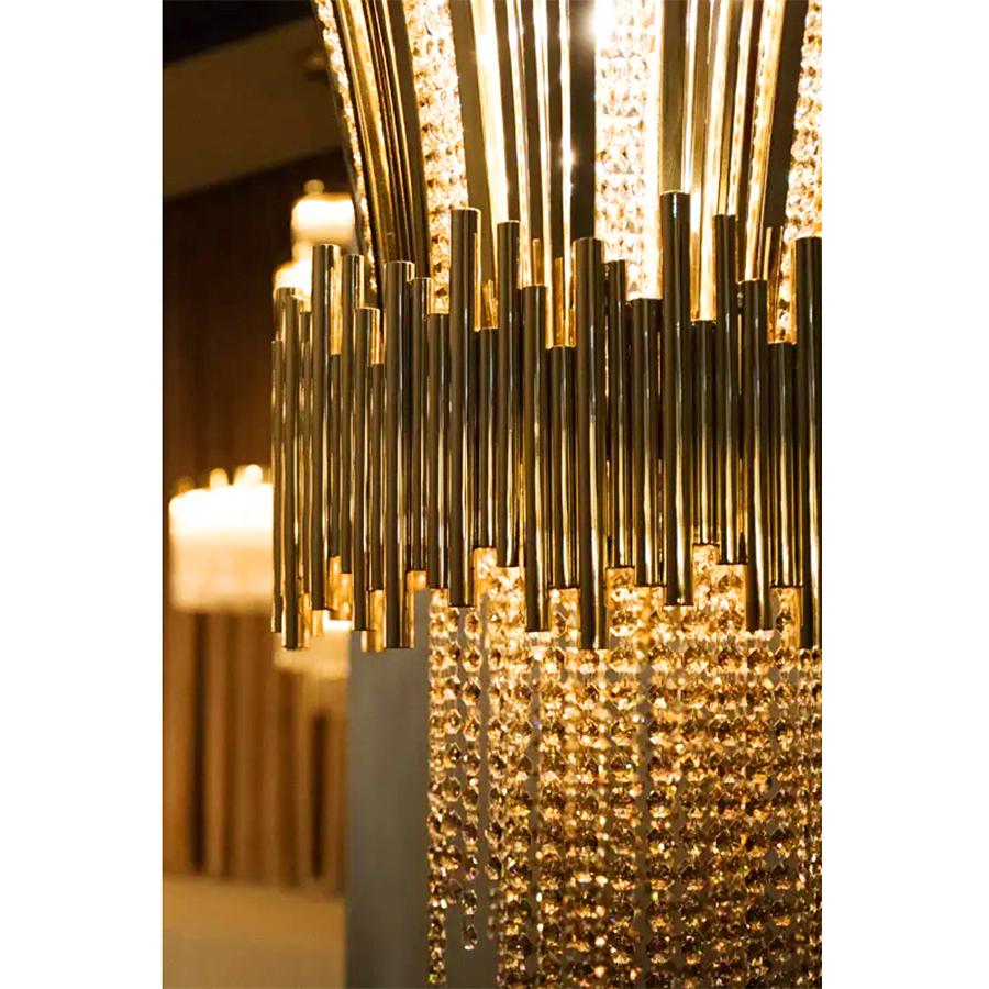 Ottone Hostal Chandelier in vendita