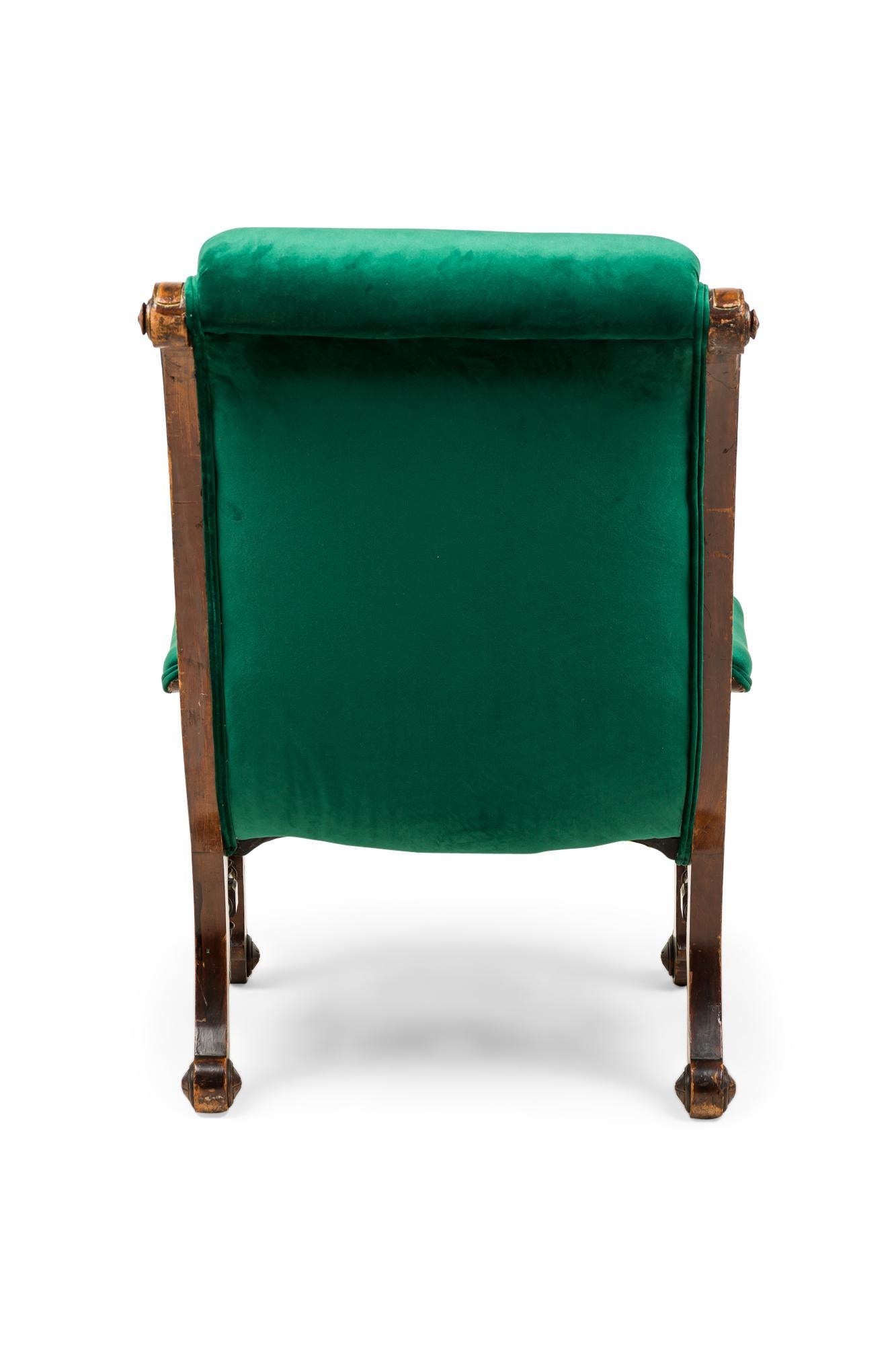 XIXe siècle Fauteuil à dossier traîne en noyer tapissé Eastlake de style victorien américain Hostatter en vente