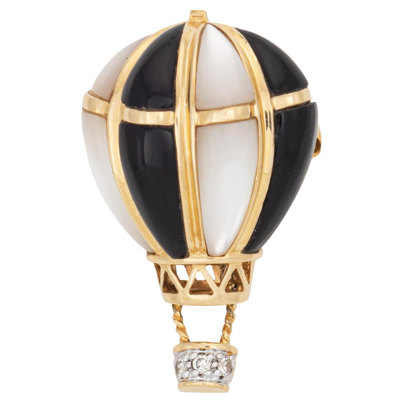 Pendentif Hot Air Ballon Vintage Diamond MOP Onyx 14k Yellow Gold Brooch Jewelry en vente