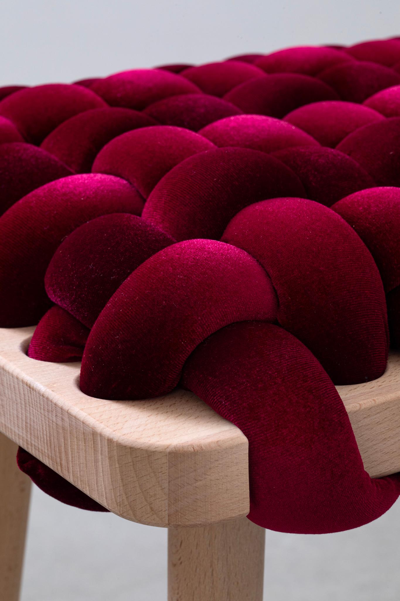 XXIe siècle et contemporain Banc tissé en velours de cerisier chaud, fait à la main, longueur 47