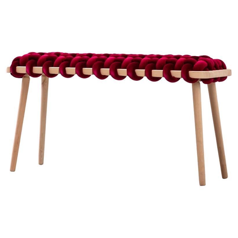 Banc tissé en velours de cerisier chaud, fait à la main, longueur 47" par Knots Studio en vente