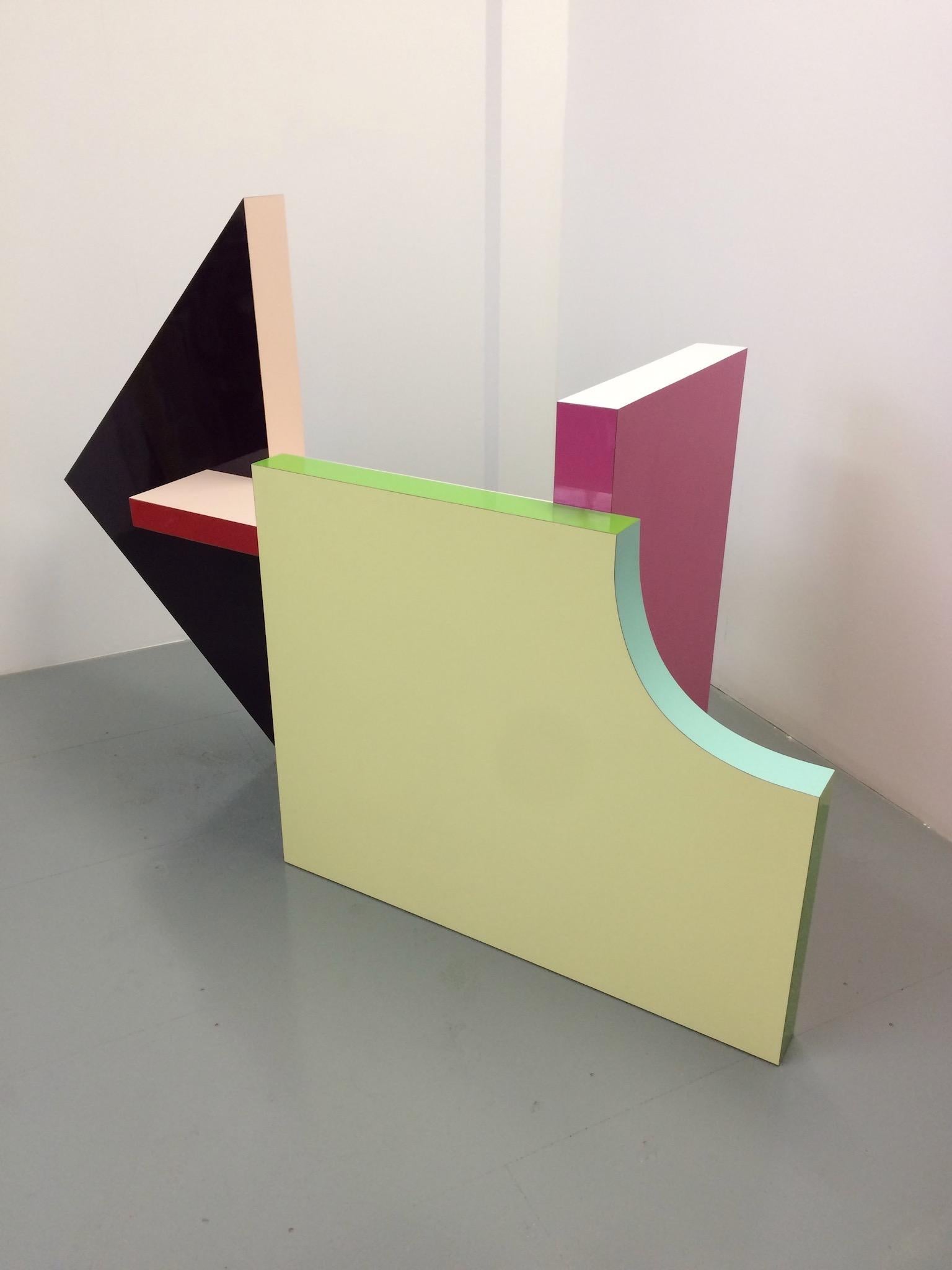 Hot Desk 1:: Miami von Russell Bamber:: Geometrisch geformter Schreibtisch:: Farbiges Laminat (21. Jahrhundert und zeitgenössisch) im Angebot