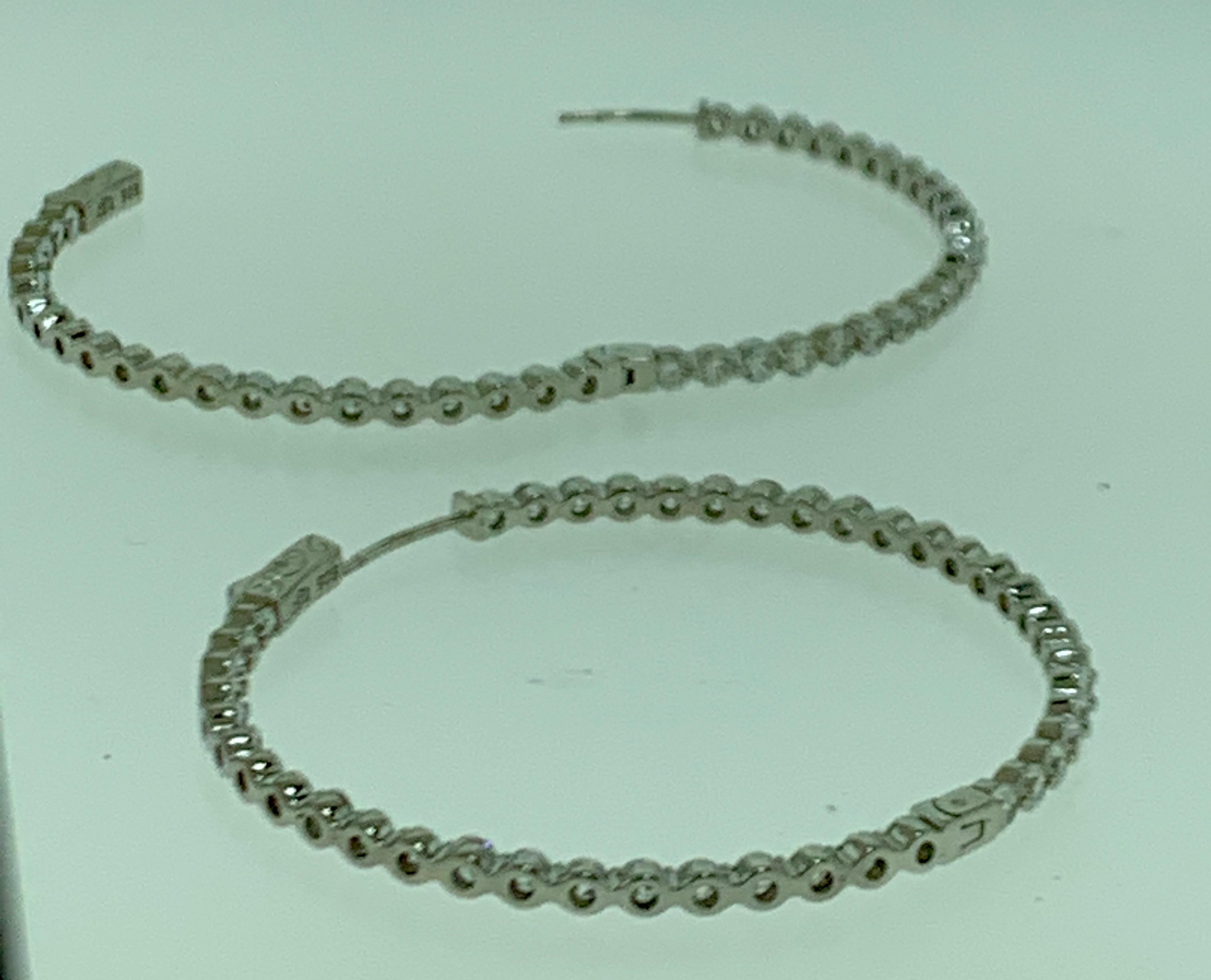 Grand modèle à la mode  Créoles en argent sterling et zirconia cubique à l'intérieur et à l'extérieur en vente 7
