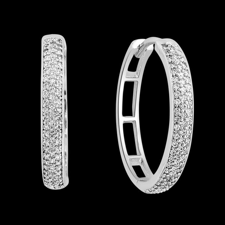Hot Fashionable Small  1.0 Inch  Sterling Silver & Cubic Zirconia Hoop Earrings
Hot Fashionable Small  1.0 Inch wide  , Weight 4.5 gm , in Sterling Silver And Cubic Zirconia  Earrings
Please read the review about his item from the customer who