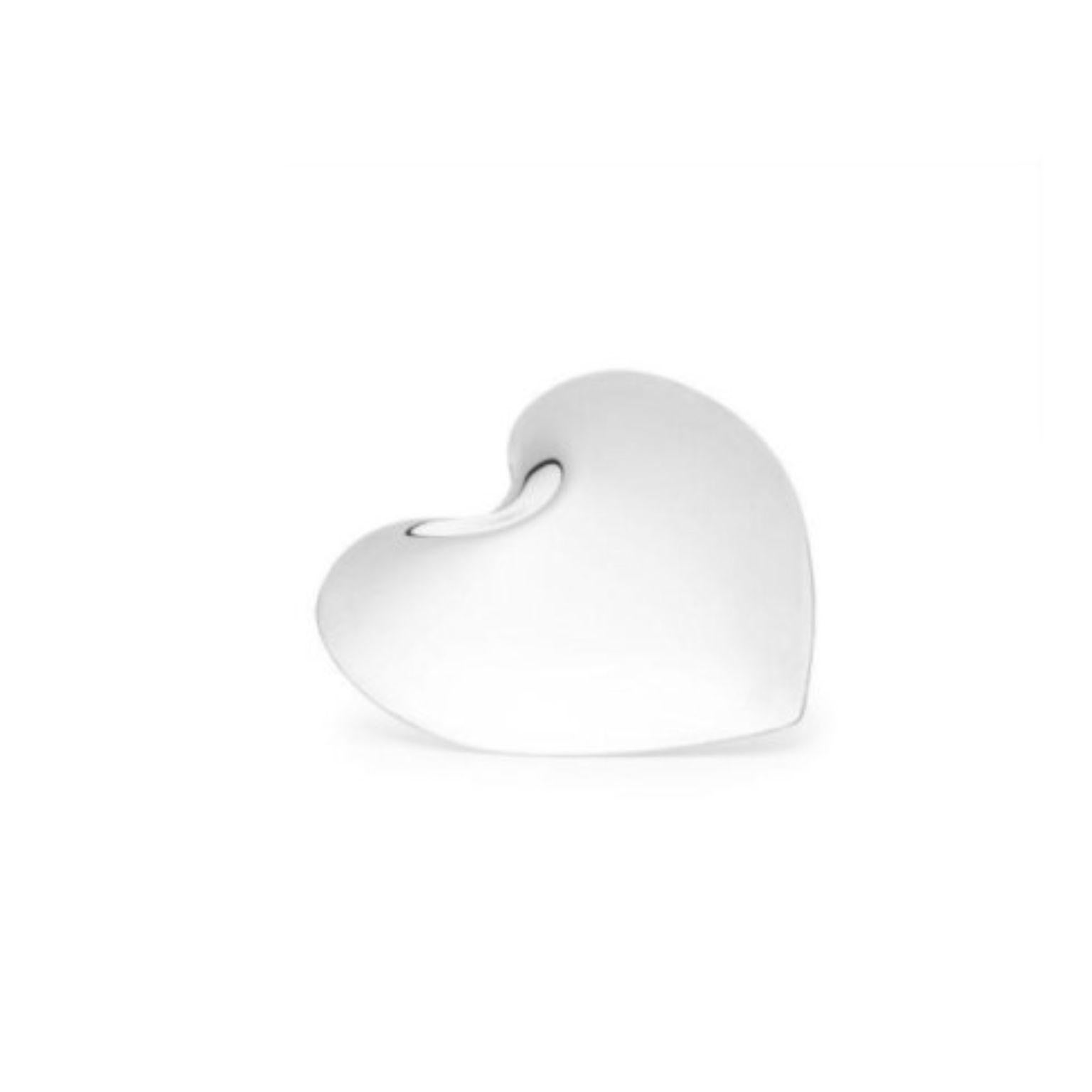 Appendino fai da te con cuore caldo di Zieta
Dimensioni: D10 x H5 cm 
Materiale: Acciaio inossidabile. 
Disponibile anche in acciaio al carbonio.

Hot Heart è un piccolo accessorio fai da te in acciaio creato saldando due fogli di metallo. Il