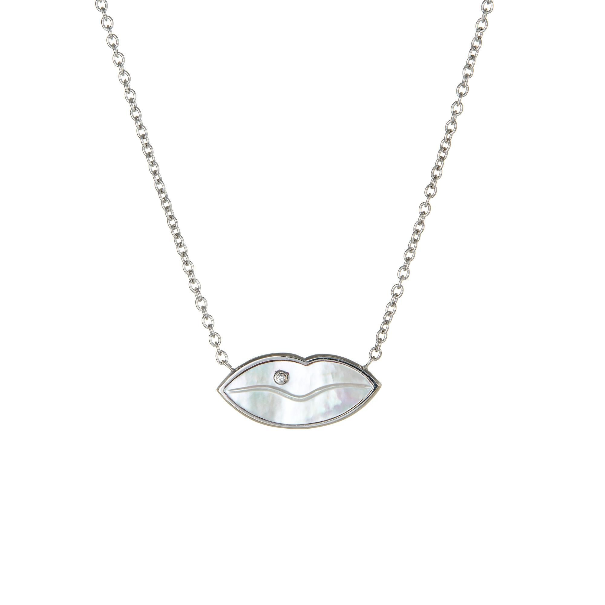 Collar Labios Ardientes Diamante Madreperla Estate Cadena de Oro Blanco de 18 Kilates Corte redondo en venta