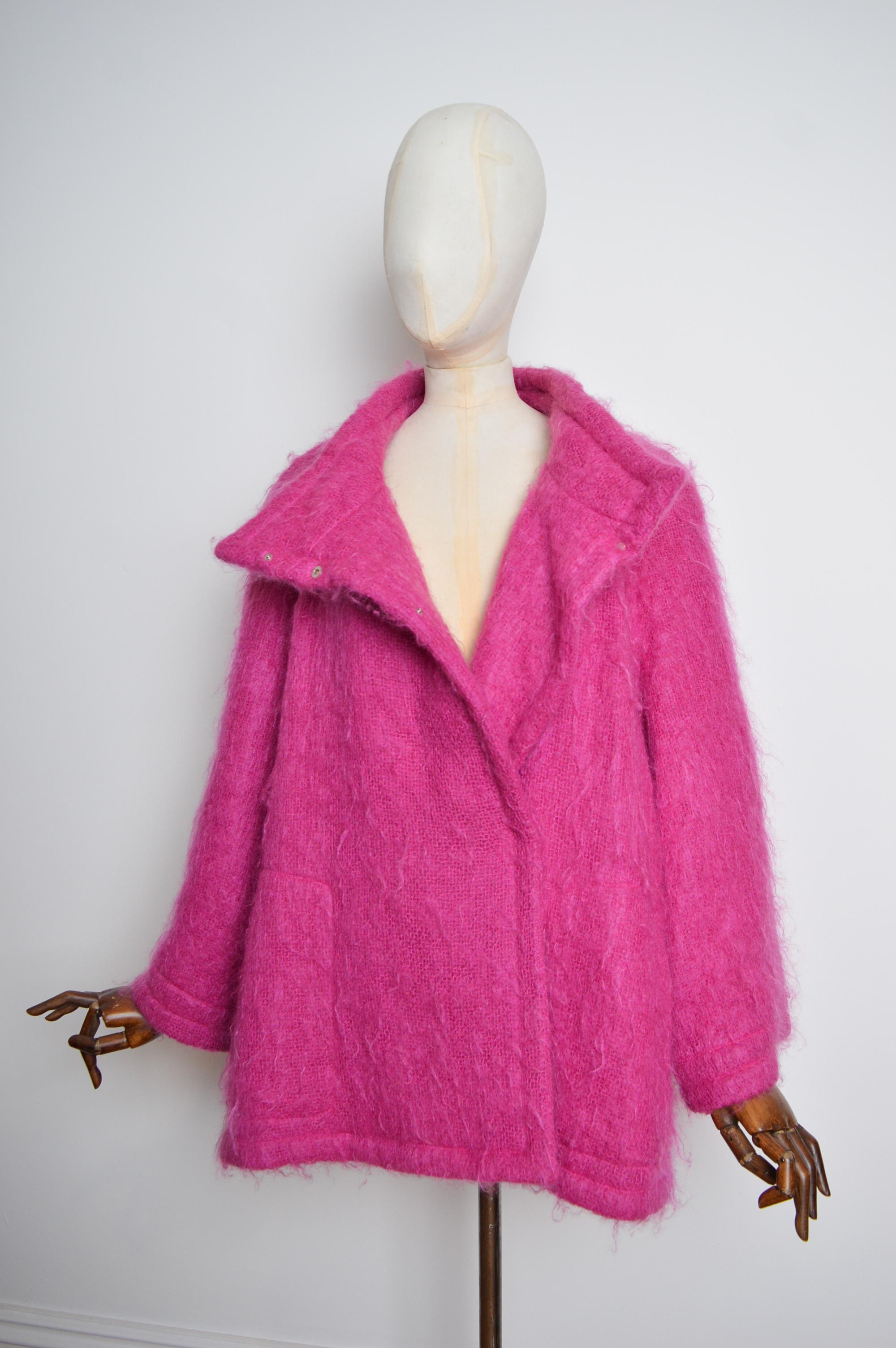 Hot Pink 1980's Fuzzy Mohair Thierry Mugler - Pure Wool Oversized Swing Coat For Sale 4