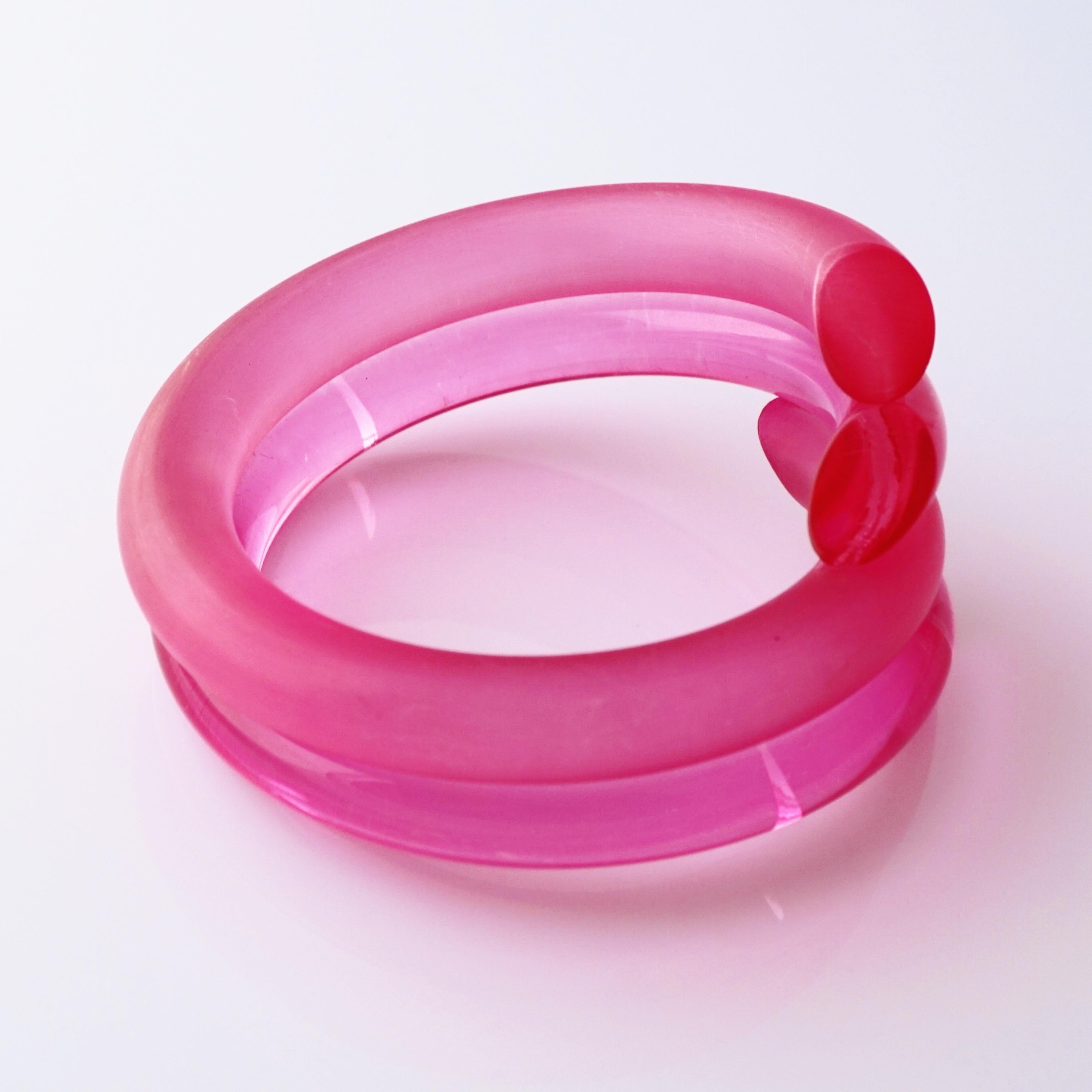Women's Hot Pink Acrylic Chunky Bypass Statement Bangle By Judith Hendler, 1980s For Sale