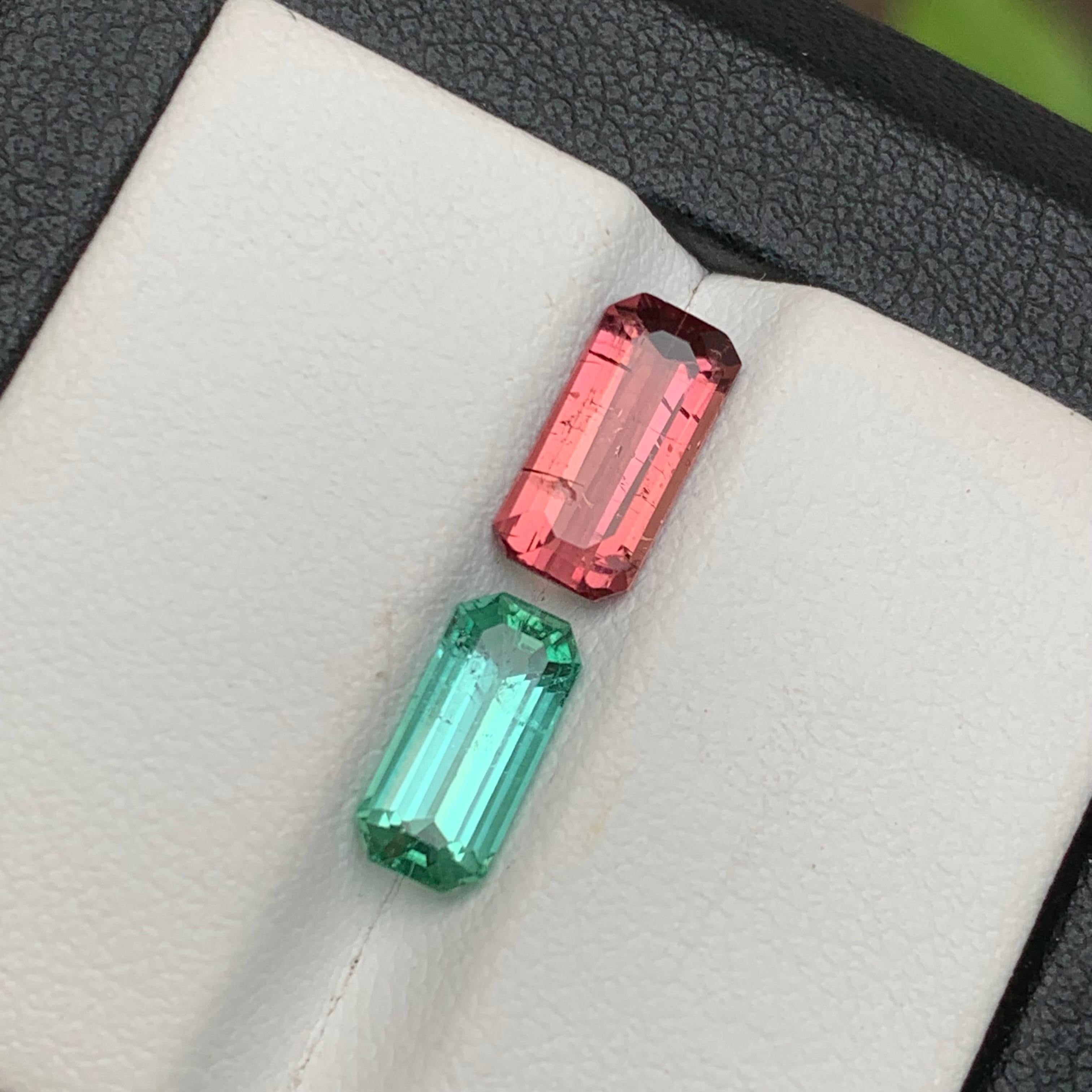 Contemporain Tourmaline naturelle rose vif et vert bleuté taille émeraude 2,90 carats en vente