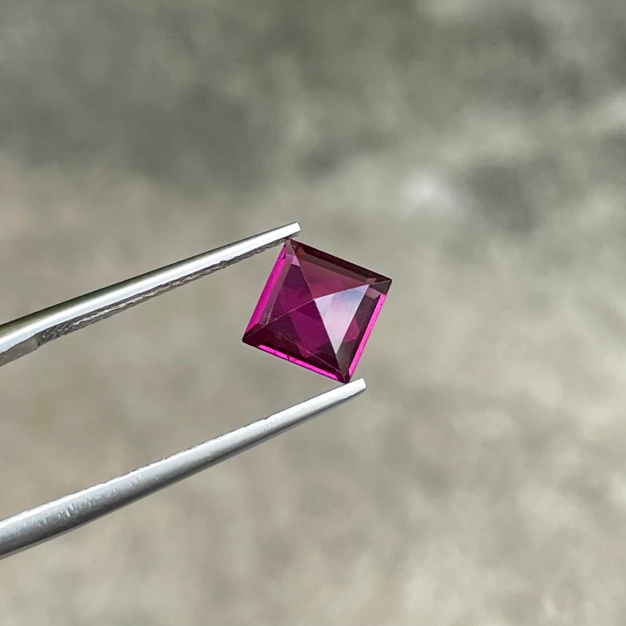 Square Cut Hot Pink Garnet 2.25 carat Square cut Natural Madagascar's Loose Garnet Gemstone For Sale