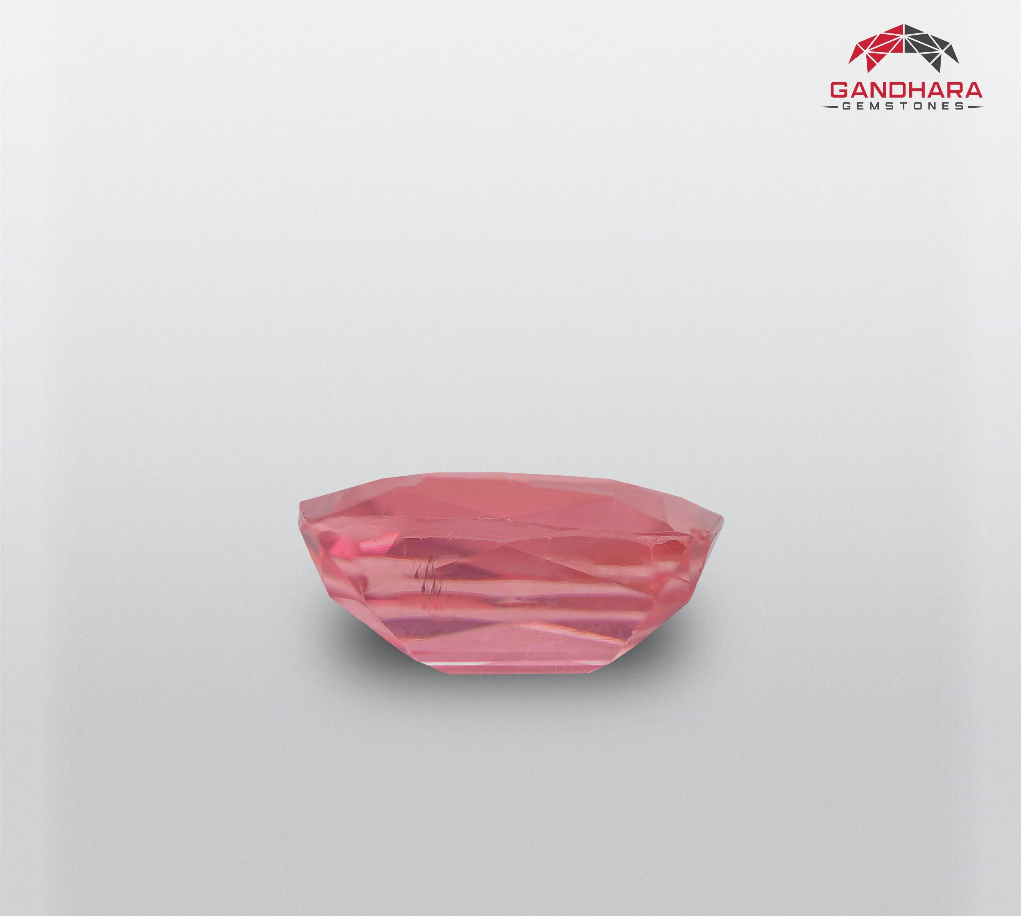 Taille coussin Tourmaline naturelle rose vif pierre précieuse de 3,52 carats pour bijouterie en vente