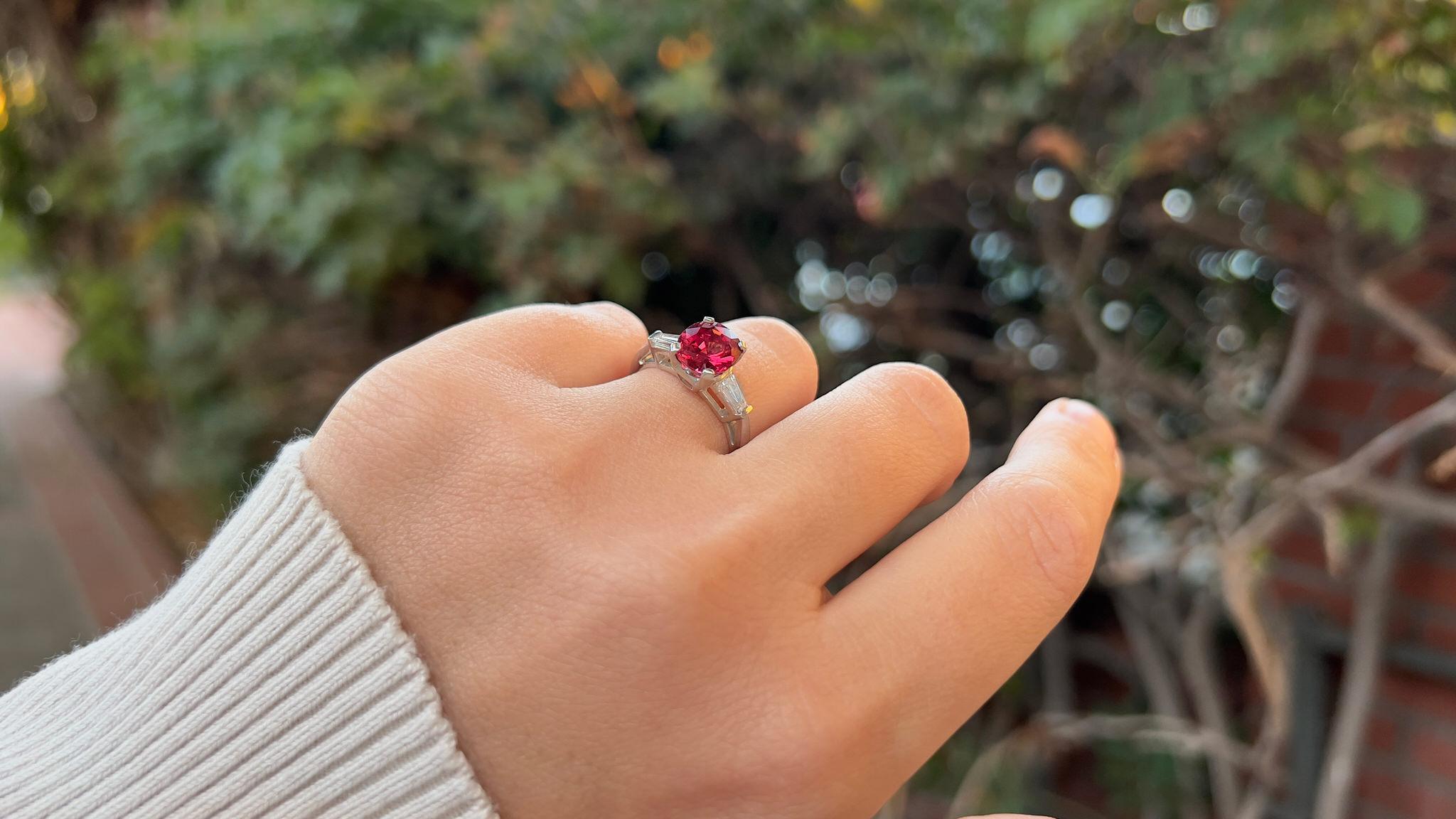 Hot Pink Spinel Ring With Diamonds 3.08 Carats Platinum In Excellent Condition For Sale In Carlsbad, CA