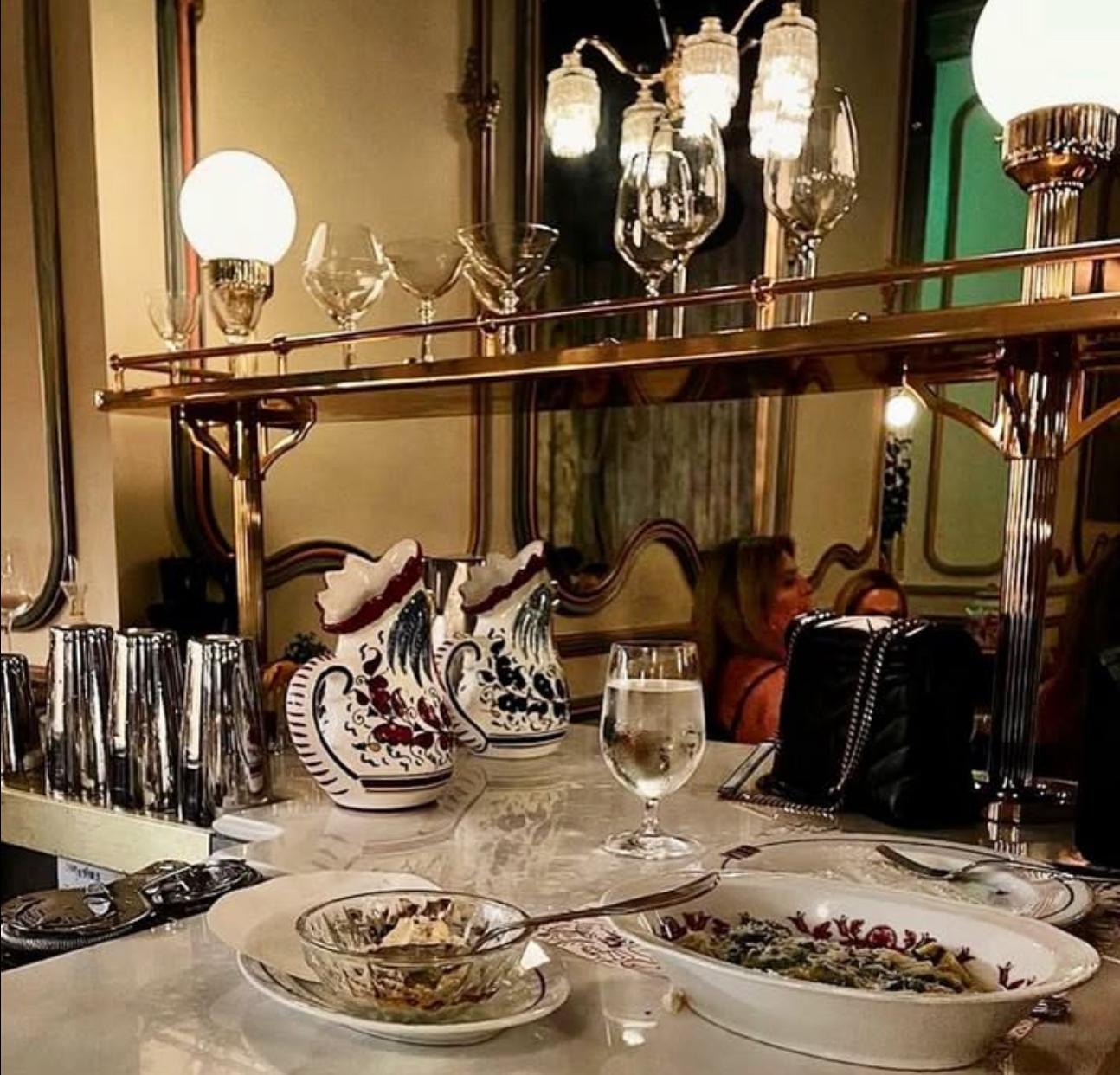 Ottone Lampada da tavolo Jugendstil dell'Hotel Astoria di Vienna, riedizione in vendita