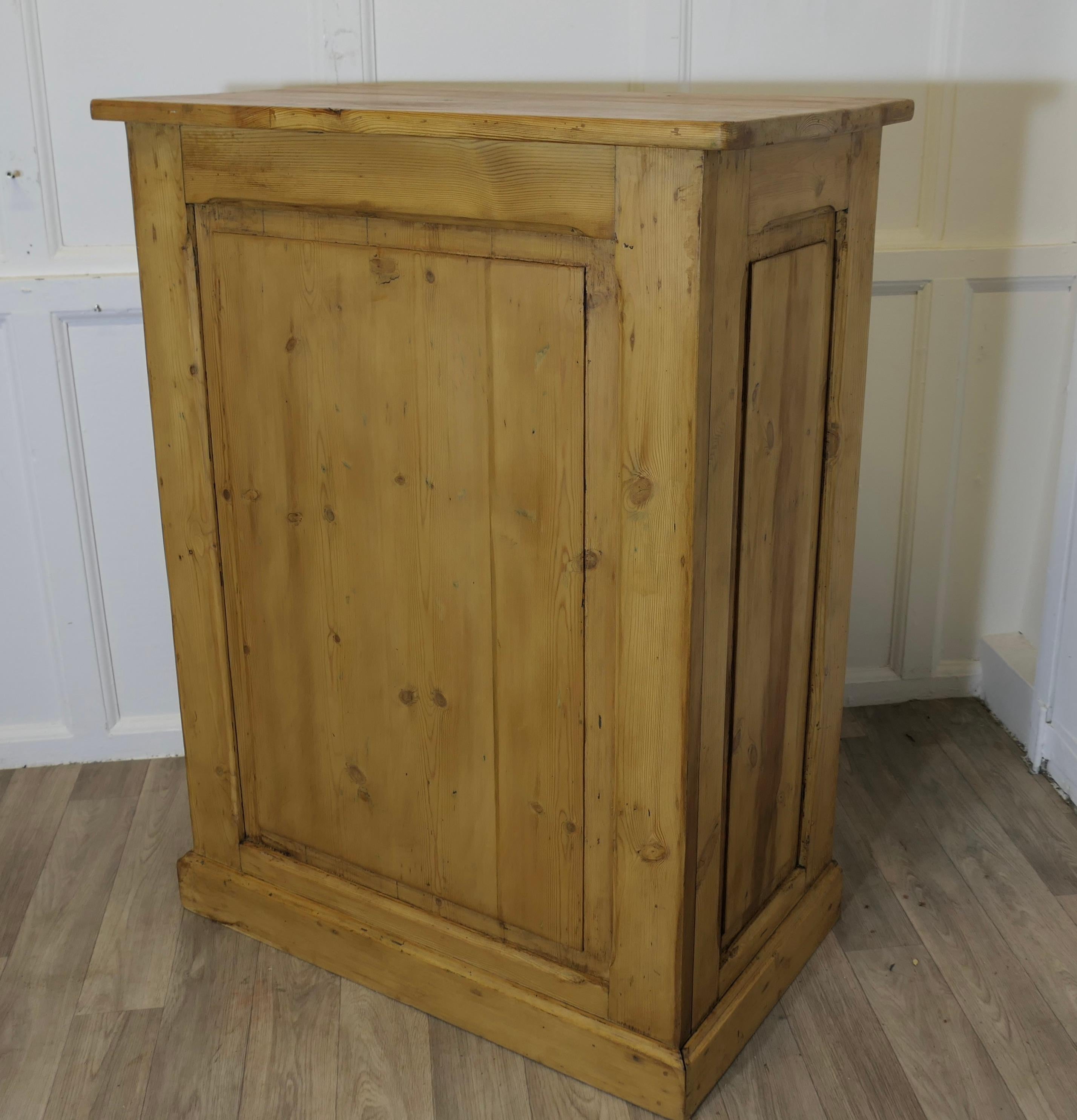 Hotel Restaurant Reception Hostess Greeting Station, Greeter in Pine For Sale 1