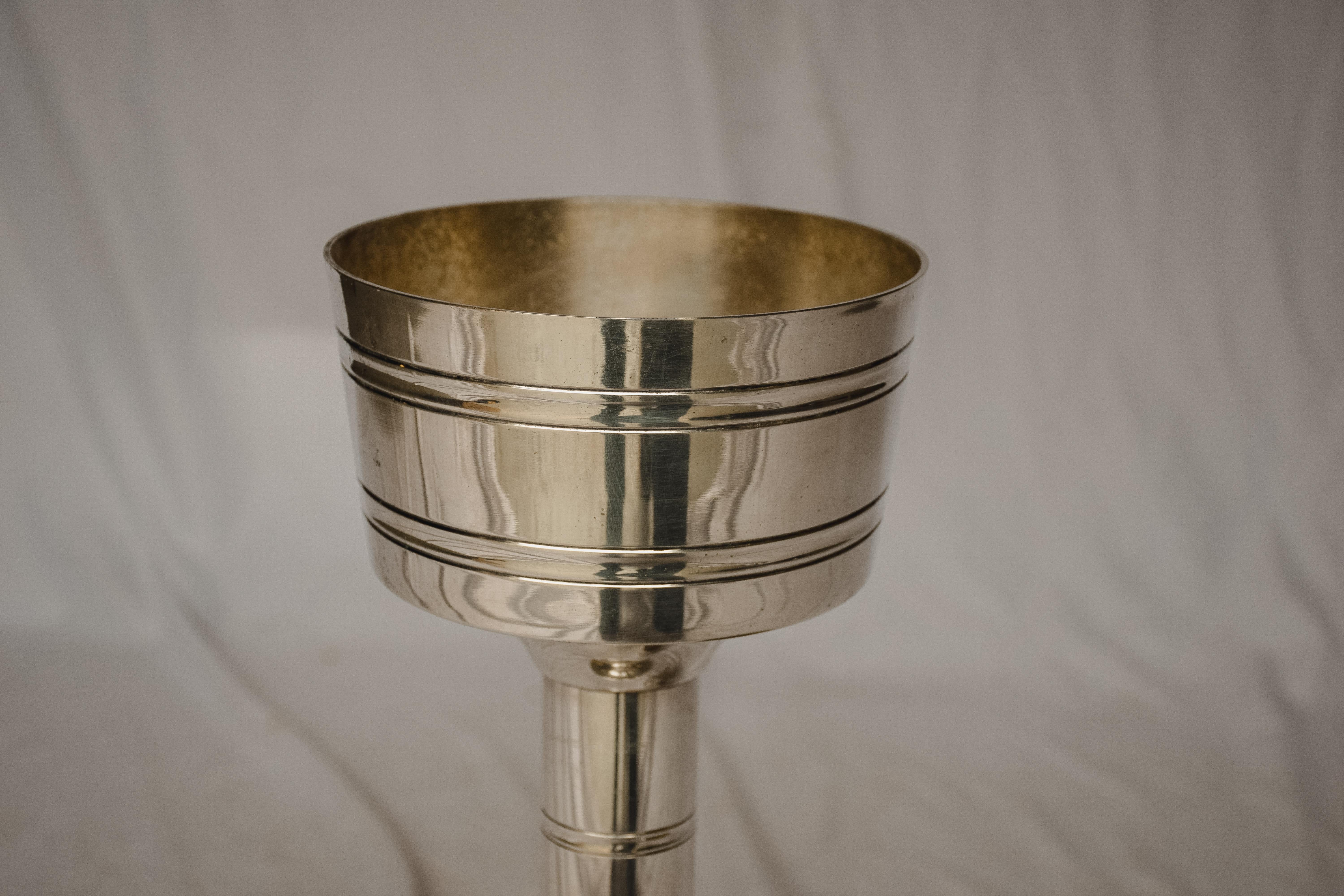 Hotel Silver Champagne Bucket with Stand In Good Condition In Houston, TX