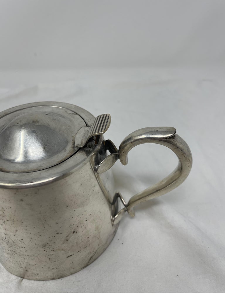 Hotel Silver Tea Pot In Good Condition For Sale In Houston, TX