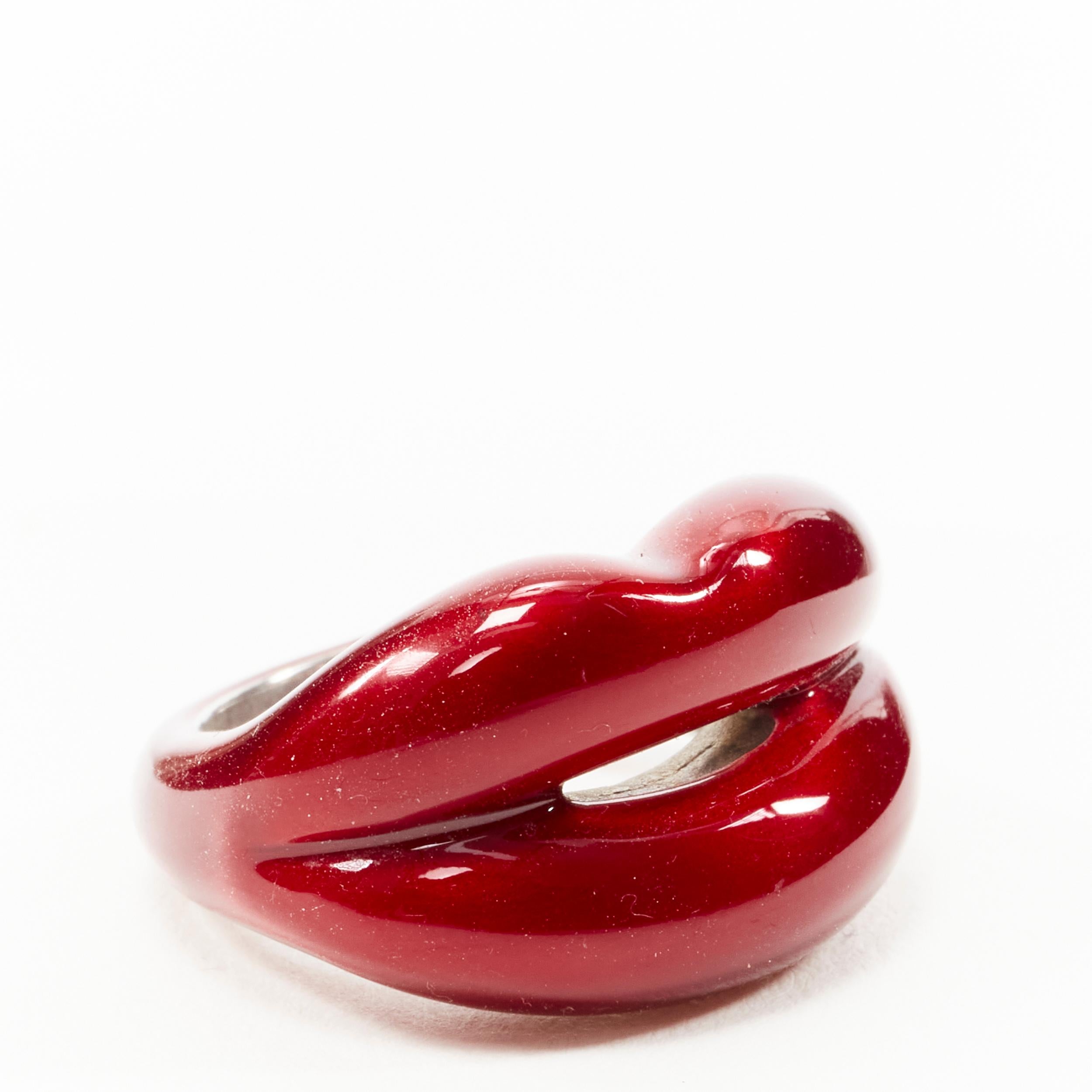 HOTLIPS BY SOLANGE (RED) Special Edition Hotlips red enamel sterling silver ring 
Reference: LNKO/A01920 
Brand: HOTLIPS BY SOLANGE 
Collection: Special Edition (RED) 
Material: Enamel 
Color: Red 
Pattern: Solid 
Estimated Retail Price: US $1240