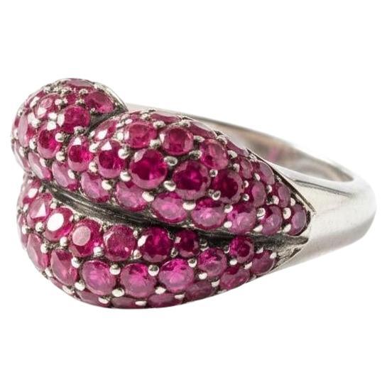 Hotlips Ruby Pavé Ring by Solange Azagury-Partridge en venta