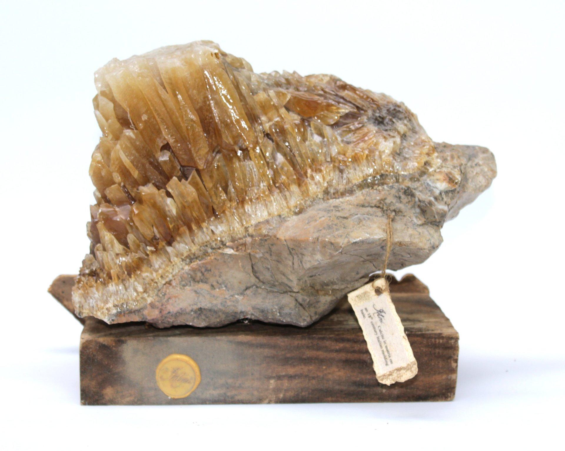 Minéral en cristal de calcite pied-de-poule sur base antique Bon état - En vente à Dublin, Dalkey