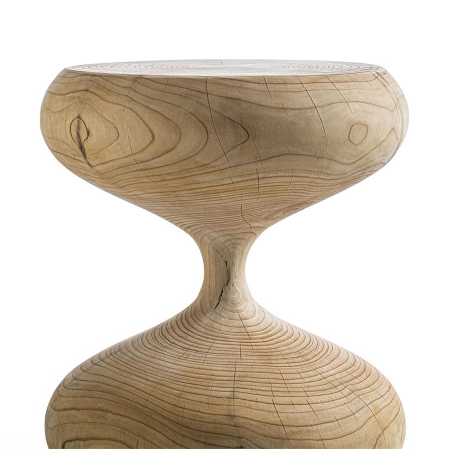 Sanduhr Zedernholz Hocker (Handgefertigt) im Angebot