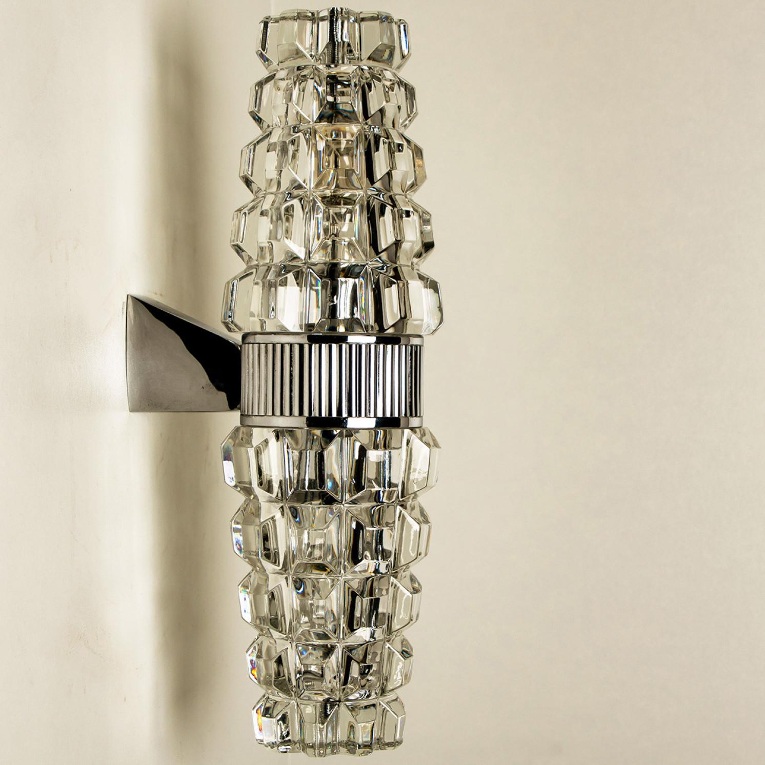 Hourglass Shaped Chrome Wallsconce, France, Europe, 1970s For Sale 3