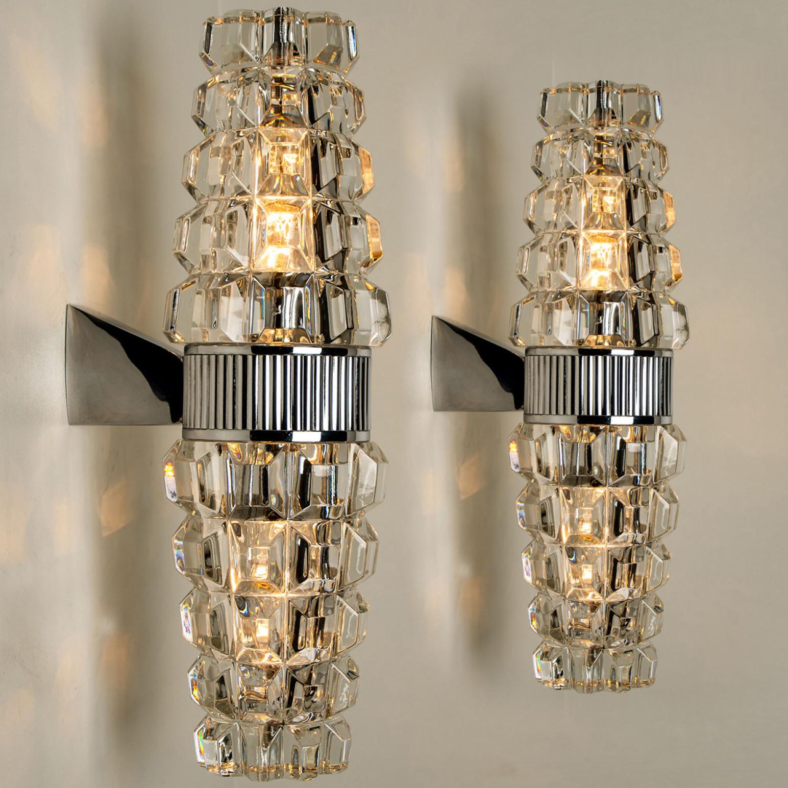 Hourglass Shaped Chrome Wallsconce, France, Europe, 1970s For Sale 1