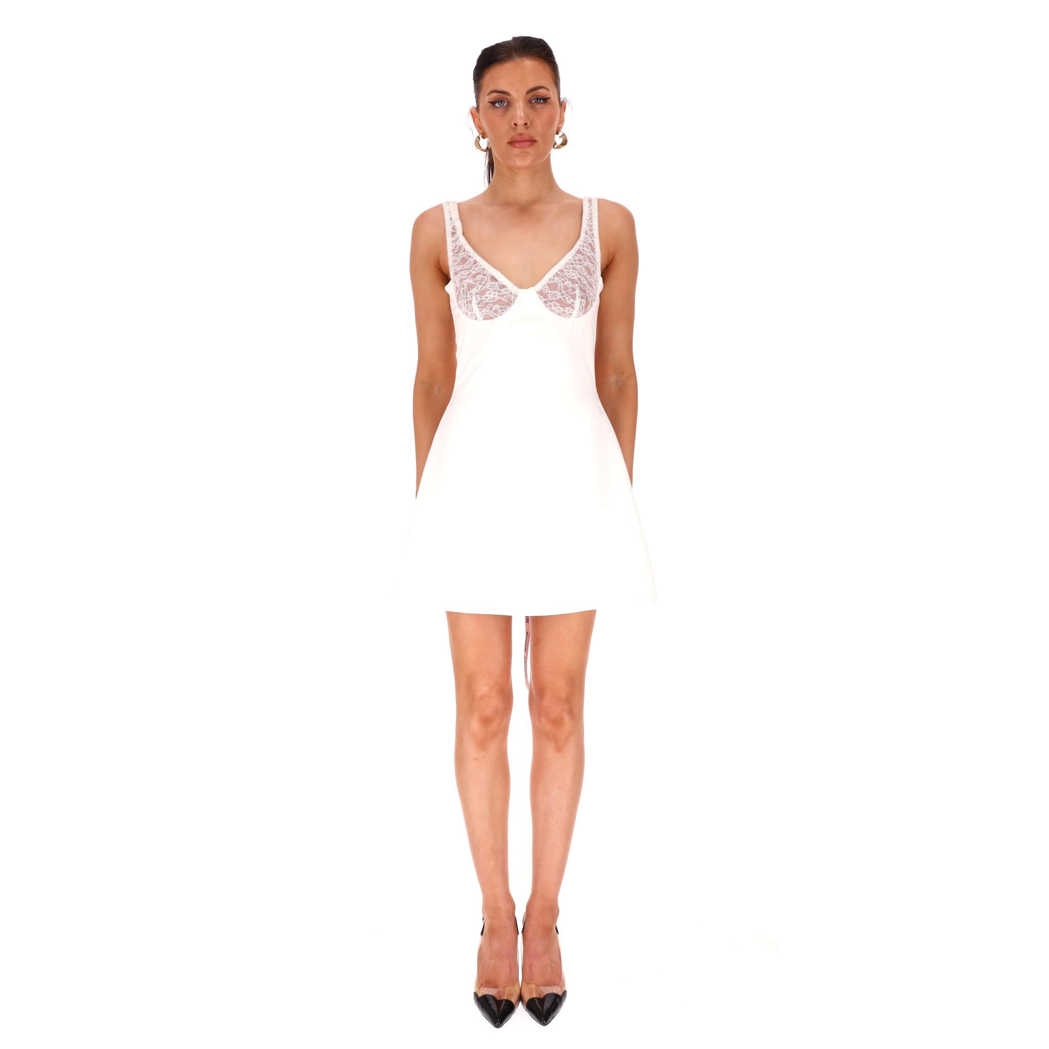 House Of CB Satin Lace Detail Mini Dress

White slip 'Cassandra' dress crafted from satin and adorned with a sweetheart neckline and underwired cups detailed with lace.

Designed with a fluted hem and zip fastening to rear. 

Rrp £149

Size –