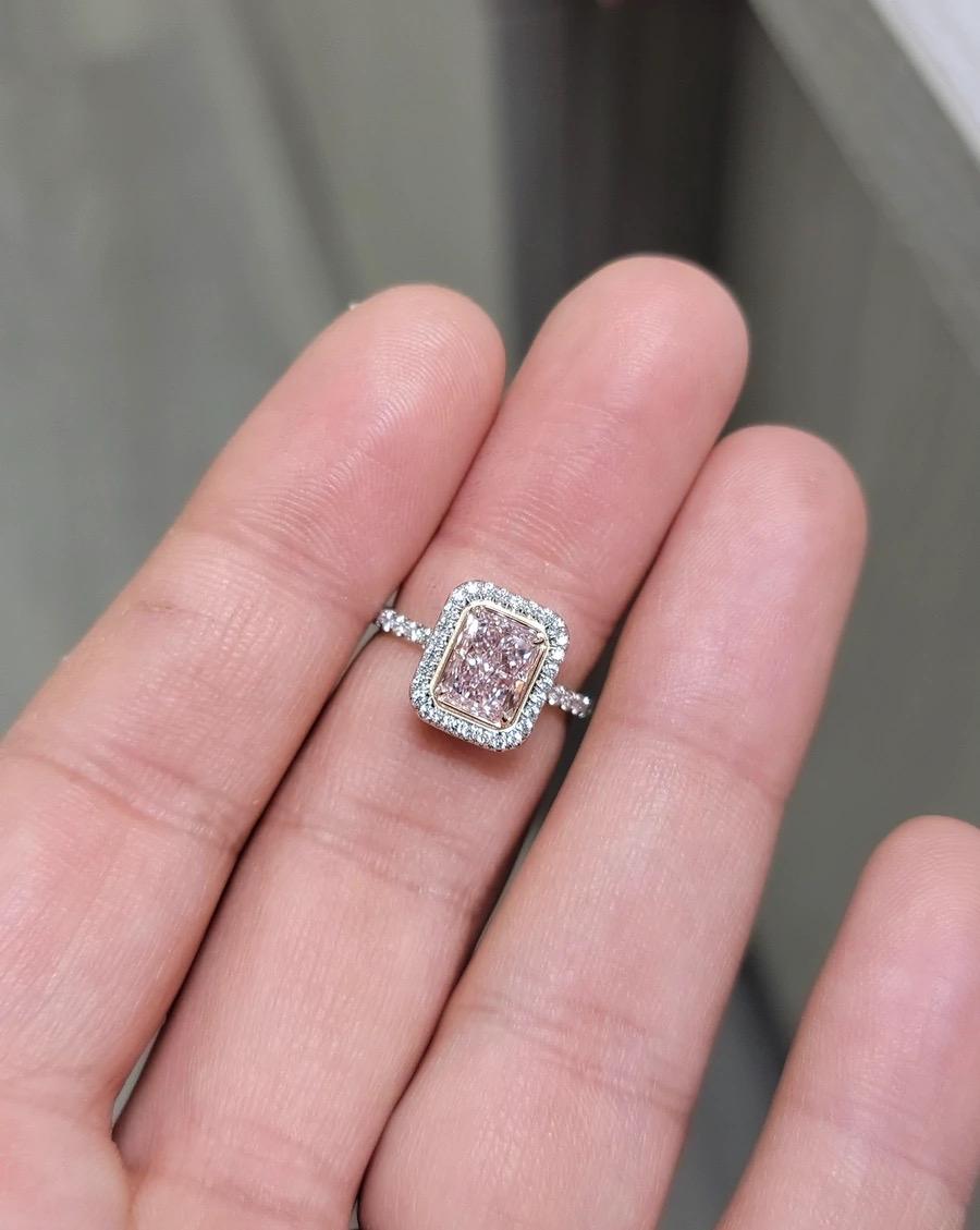 House of Diamonds New York, hellrosa strahlender IF GIA Ring, 1,60 Karat für Damen oder Herren im Angebot