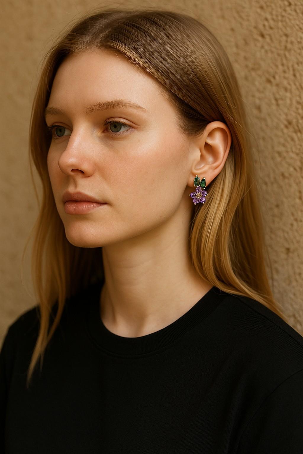 Casa de Igor Carl Fabergé Pendientes Florales de Oro Amarillo Amatista Esmeralda Diamante en venta 3