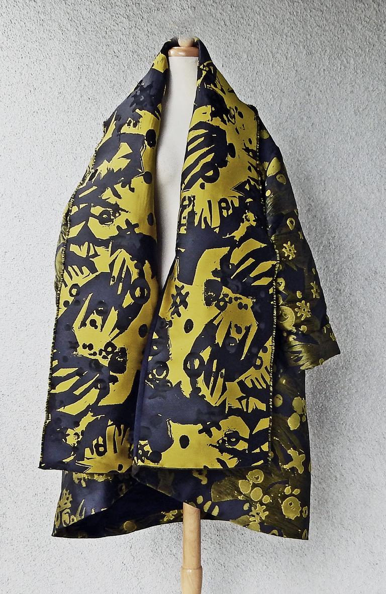 House of Poiret fa sfilare un drammatico cappotto da sera in bozzolo oversize    NWT In condizioni Nuovo a Los Angeles, CA