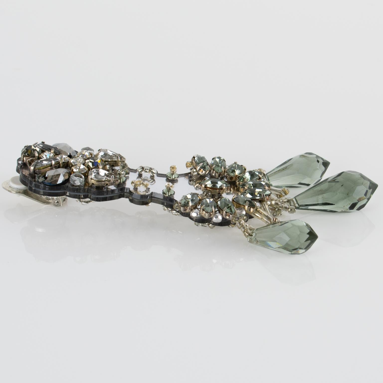 Boucles d'oreilles pendantes en cristal et miroir de la maison Prada en vente 3