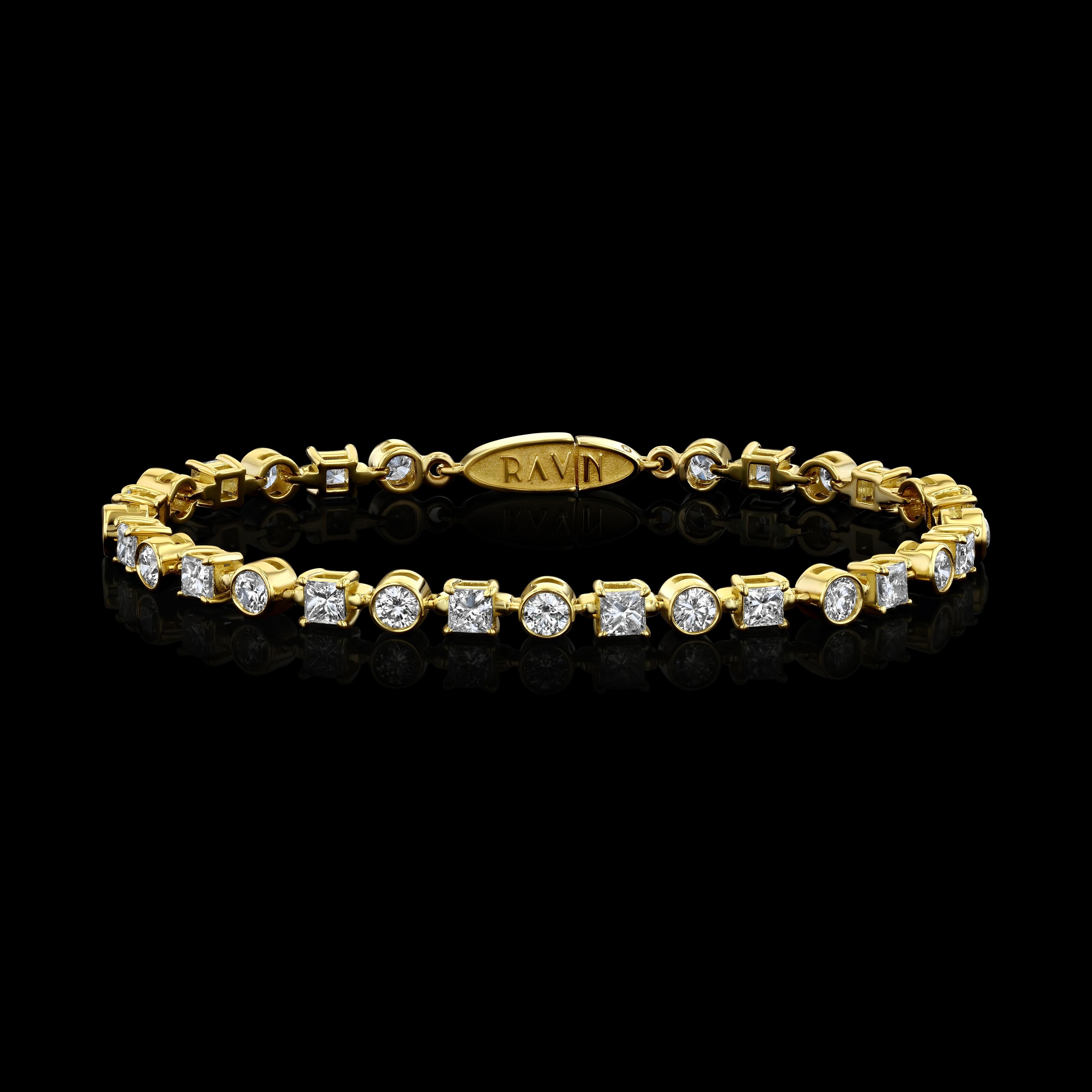 Orion's Diamond Tennis Bracelet aus der House of Diamonds Collection'S

MATERIAL: 18k Gelbgold

Stein: 16 runde Diamanten (insgesamt 1,44ct) und 17 Asscher
Diamanten (insgesamt 2,34ct)

Karat: 3,78 Karat Gesamtgewicht

Größenveränderbar: