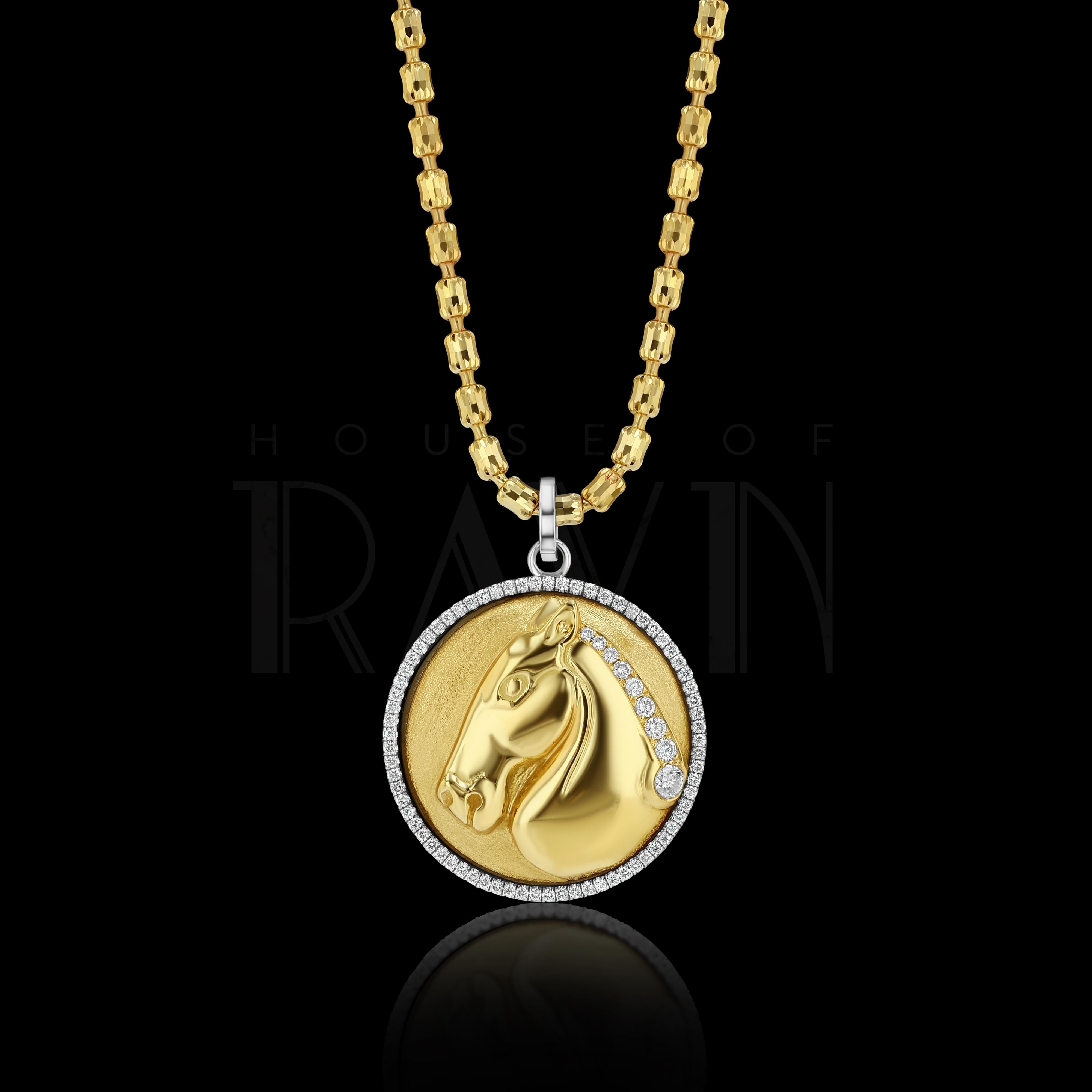 Taglio rotondo House of RAVN, Roman Horse Medallion with Diamond Halo, Equine Collection in vendita