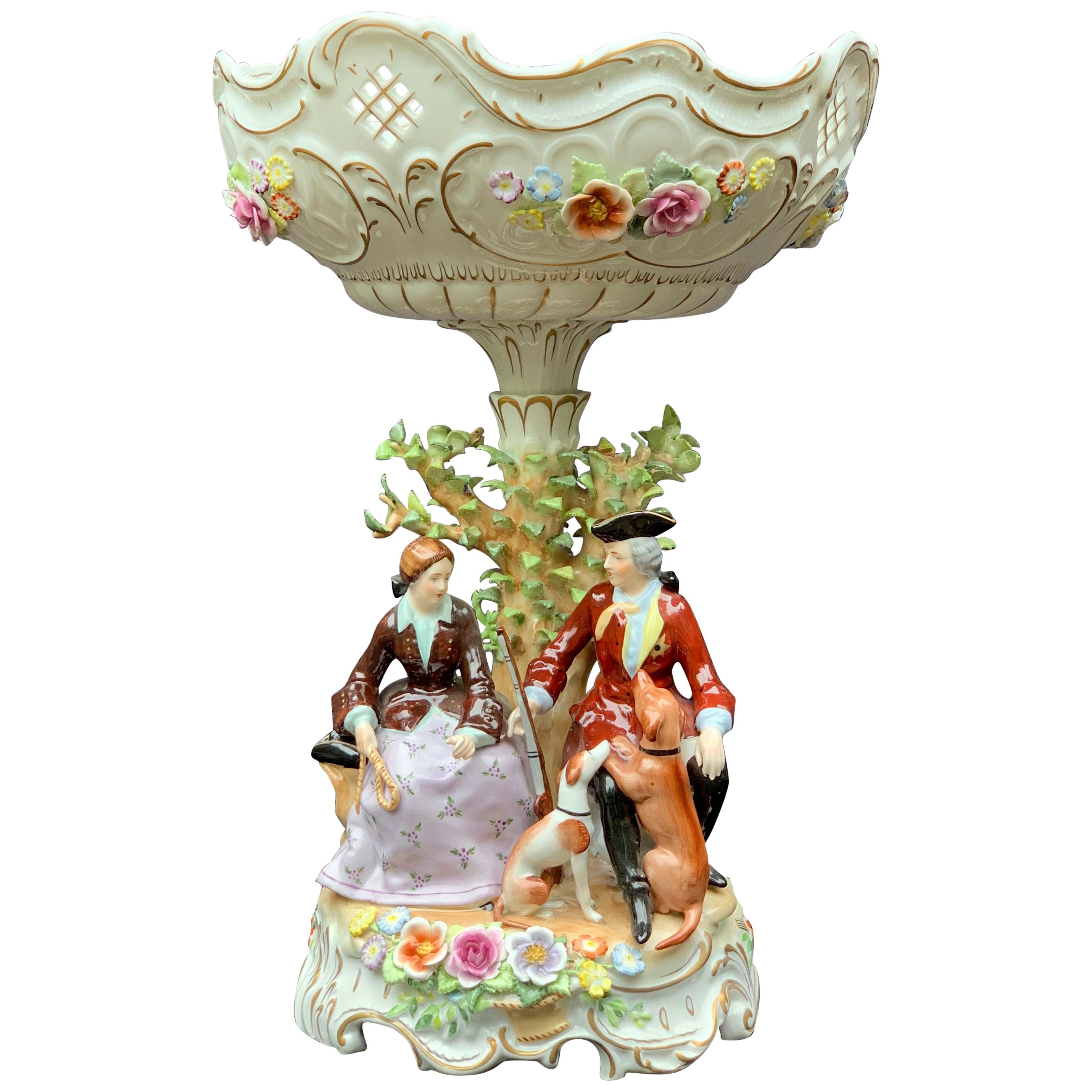 House of Schierholz Plaue Porcelain Flower Box with Figures, before 1989 For Sale