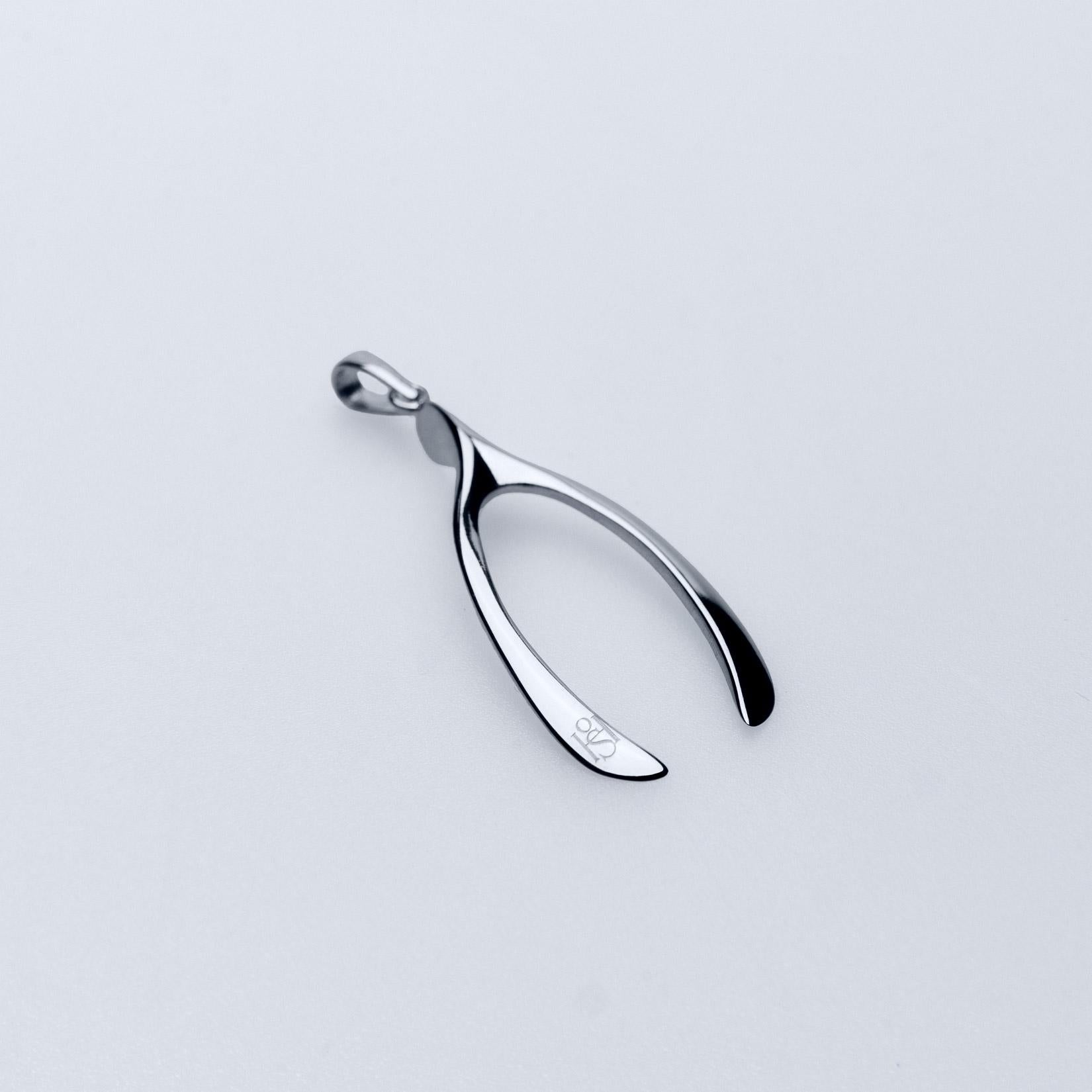 - A touch of nostalgia with the vintage-designed Wishbone charm, reminiscent of childhood's simplest pleasures and crafted from 1-micron 24k yellow or white gold filled 925 sterling silver
- Time-honored craftsmanship, handcrafted by skilled