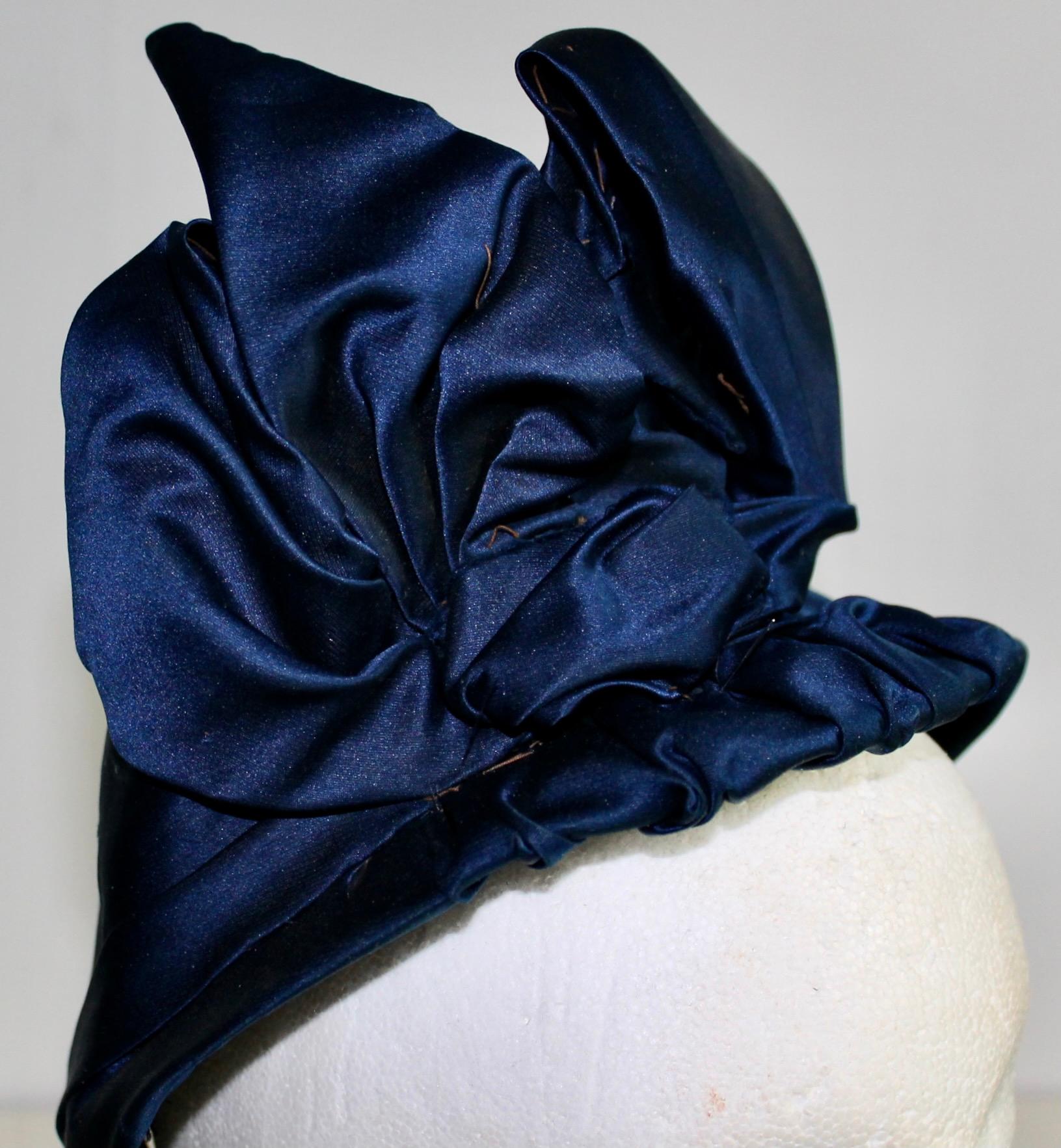 House of Worth Blue Silk Moire Reception Gown and Bonnet For Sale 13