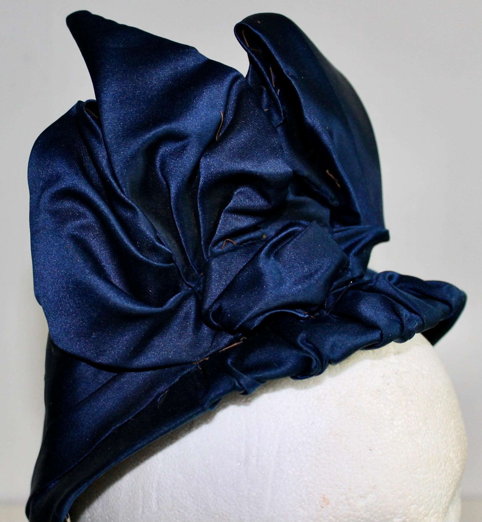 House of Worth Blue Silk Moire Reception Gown and Bonnet For Sale 12