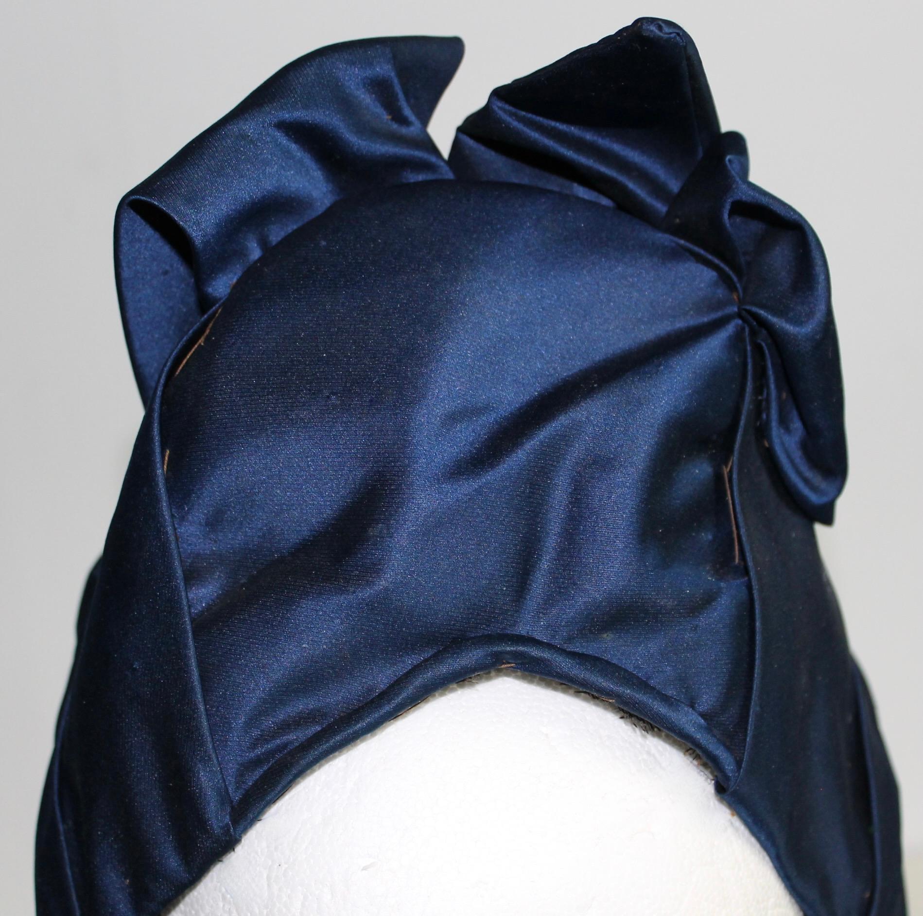 House of Worth Blue Silk Moire Reception Gown and Bonnet For Sale 14