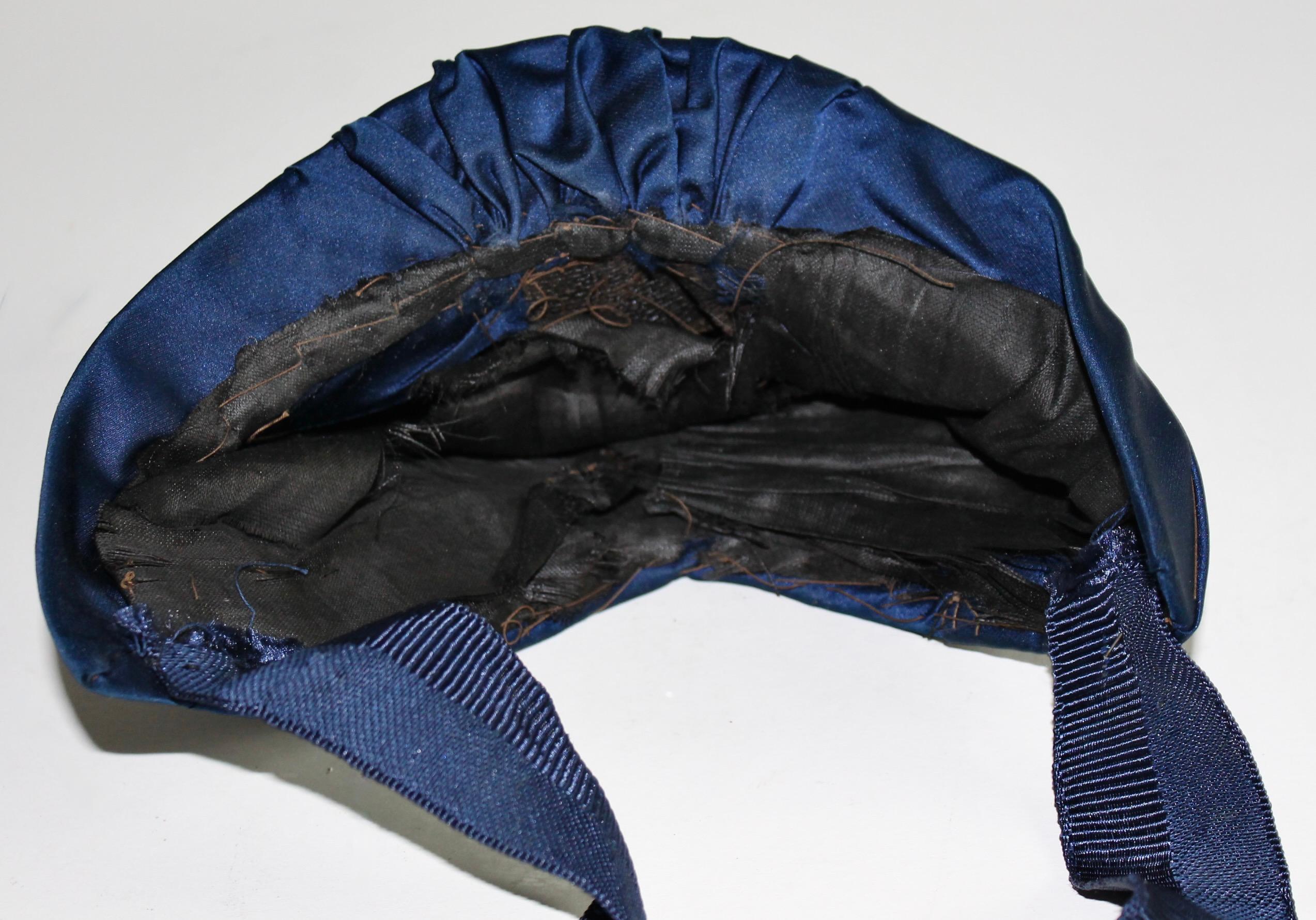 Worth Blaues Moire-Reception-Kleid und Bonnet aus Seide im Angebot 15