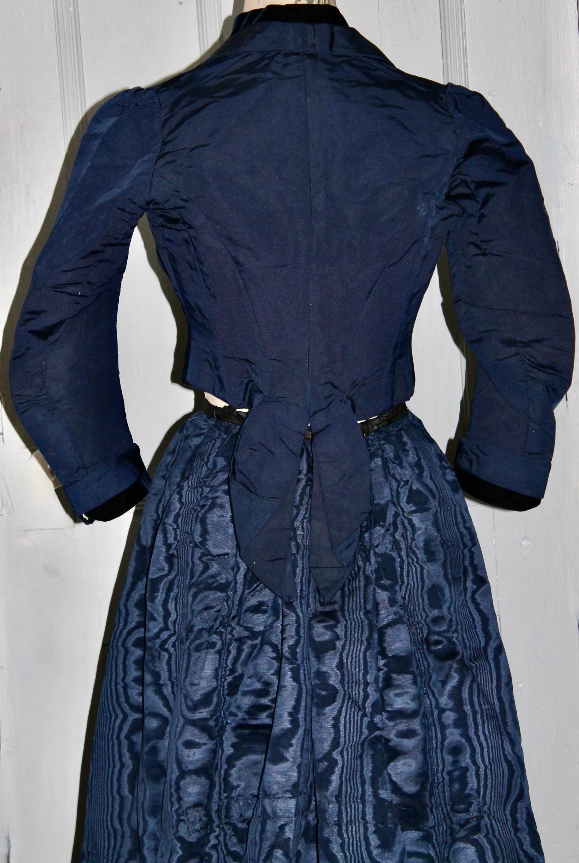 House of Worth Blue Silk Moire Reception Gown and Bonnet For Sale 1
