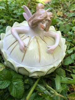 House Scheibe Alsbach Porcelain Box, 'Angle in Lily Pad', before 1989