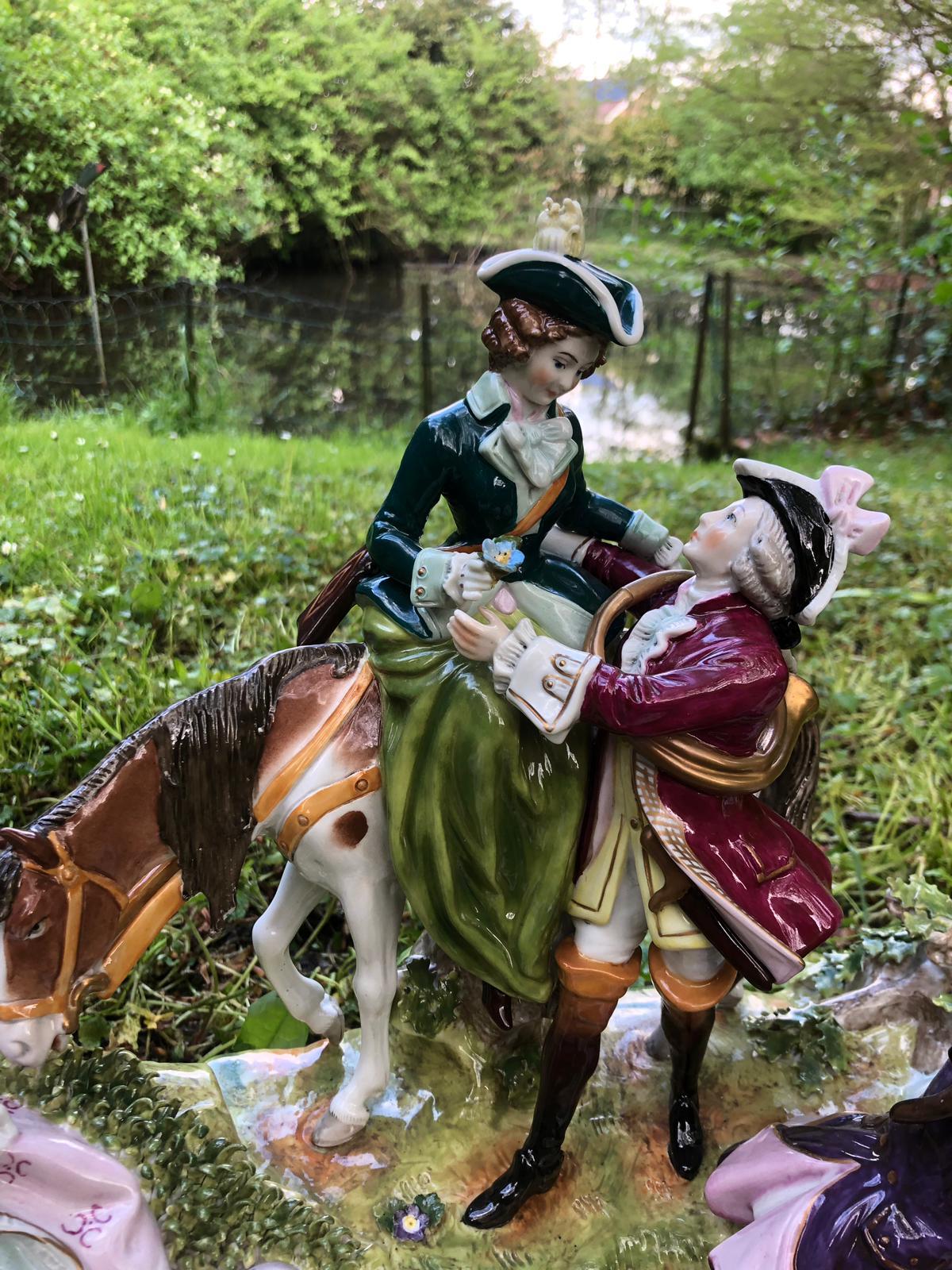 Figures en porcelaine de la maison Scheibe Alsbach « Scène de monnaie dans la Crica 1750 » en vente 1