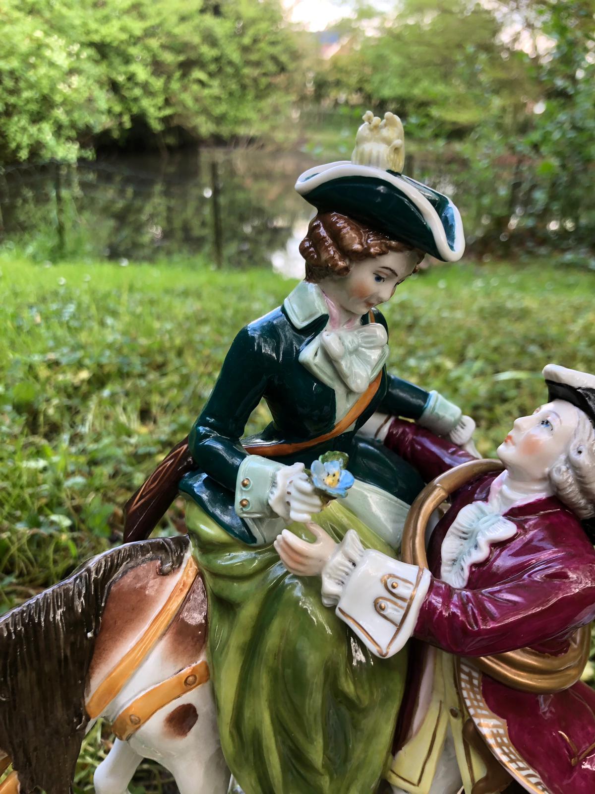 Figures en porcelaine de la maison Scheibe Alsbach « Scène de monnaie dans la Crica 1750 » en vente 4