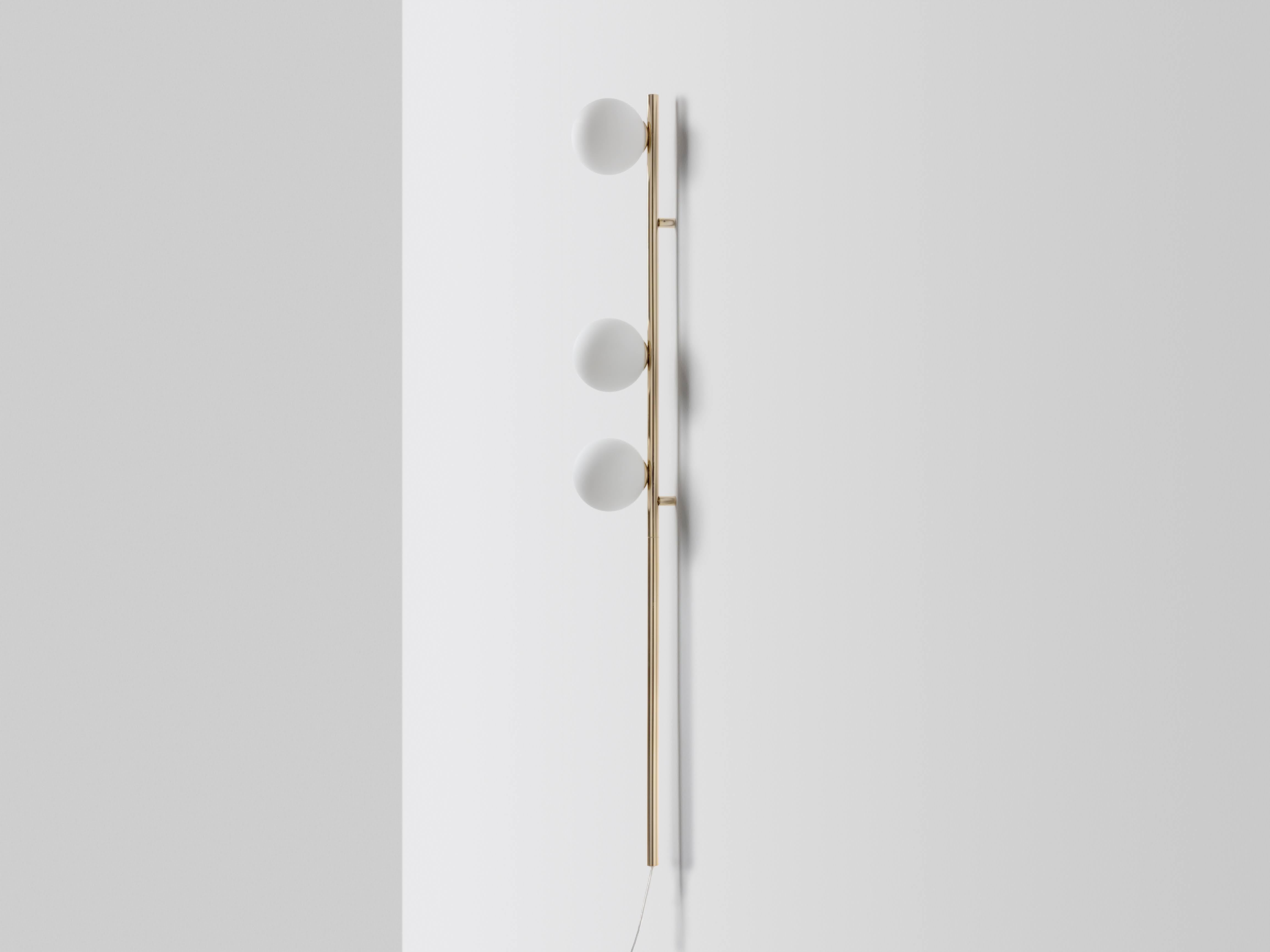 Aplique de pared Houseof Brass Bar Opal Ball Siglo XXI y contemporáneo en venta