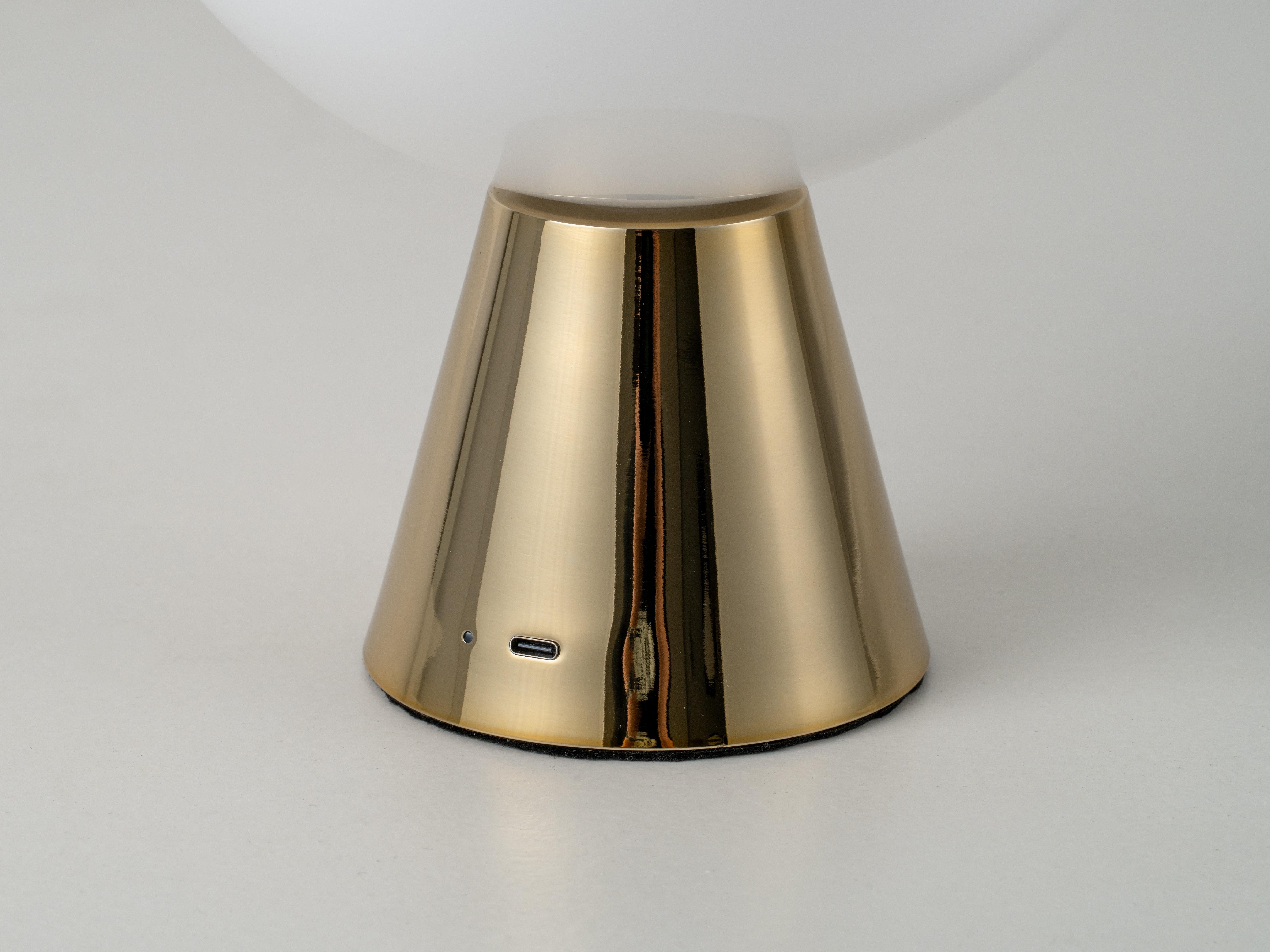 XXIe siècle et contemporain Houseof Brass dome cordless table lamp en vente